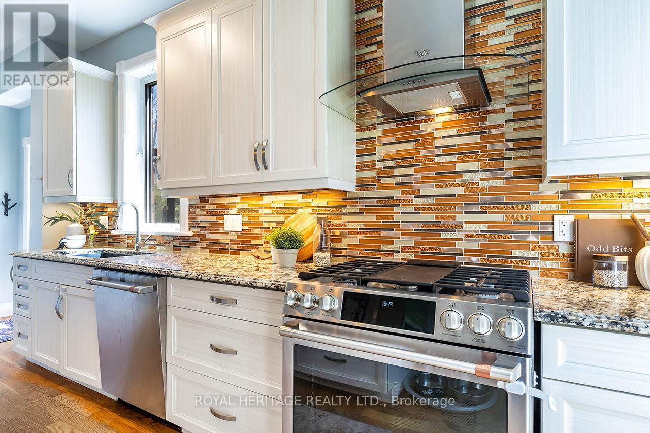 












17 FRANCIS STREET

,
Kawartha Lakes (Lindsay),




Ontario
K9V3R7

