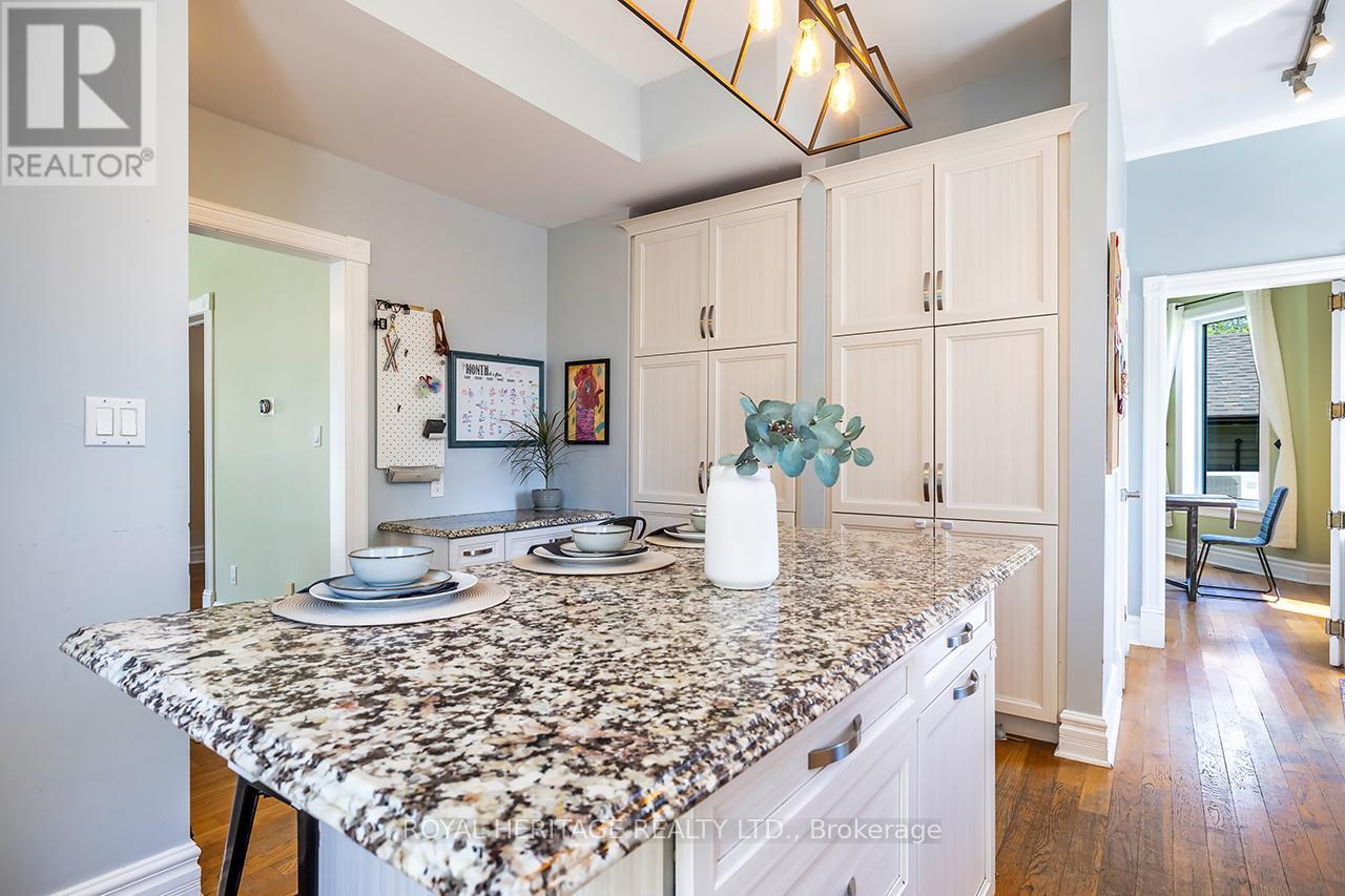 












17 FRANCIS STREET

,
Kawartha Lakes (Lindsay),




Ontario
K9V3R7

