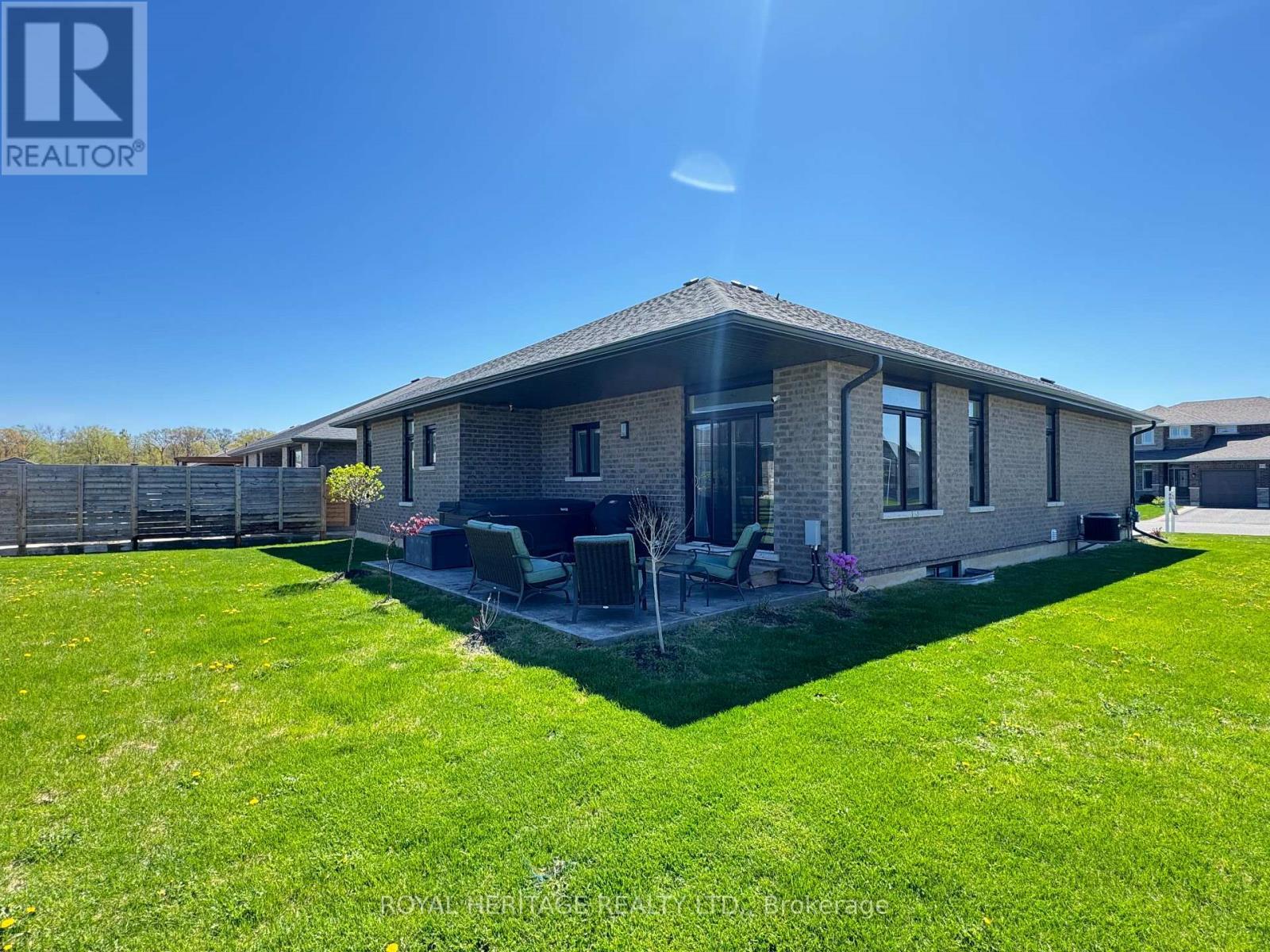 












22 BEL AIR CRESCENT

,
Quinte West (Murray Ward),




Ontario
K8V0H4

