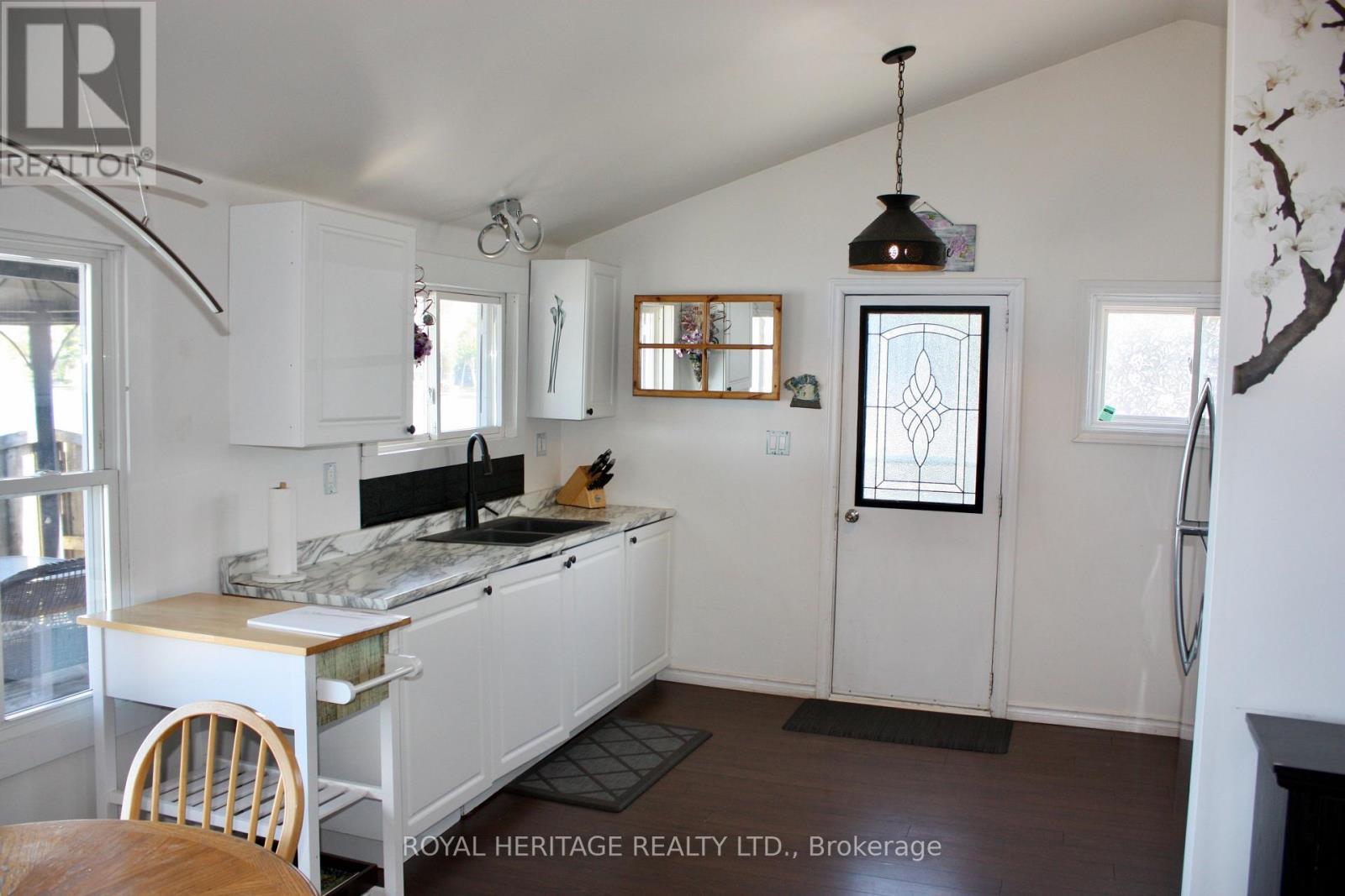 












837 FIFE'S BAY MARINA LANE

,
Selwyn,




Ontario
K9J6X3

