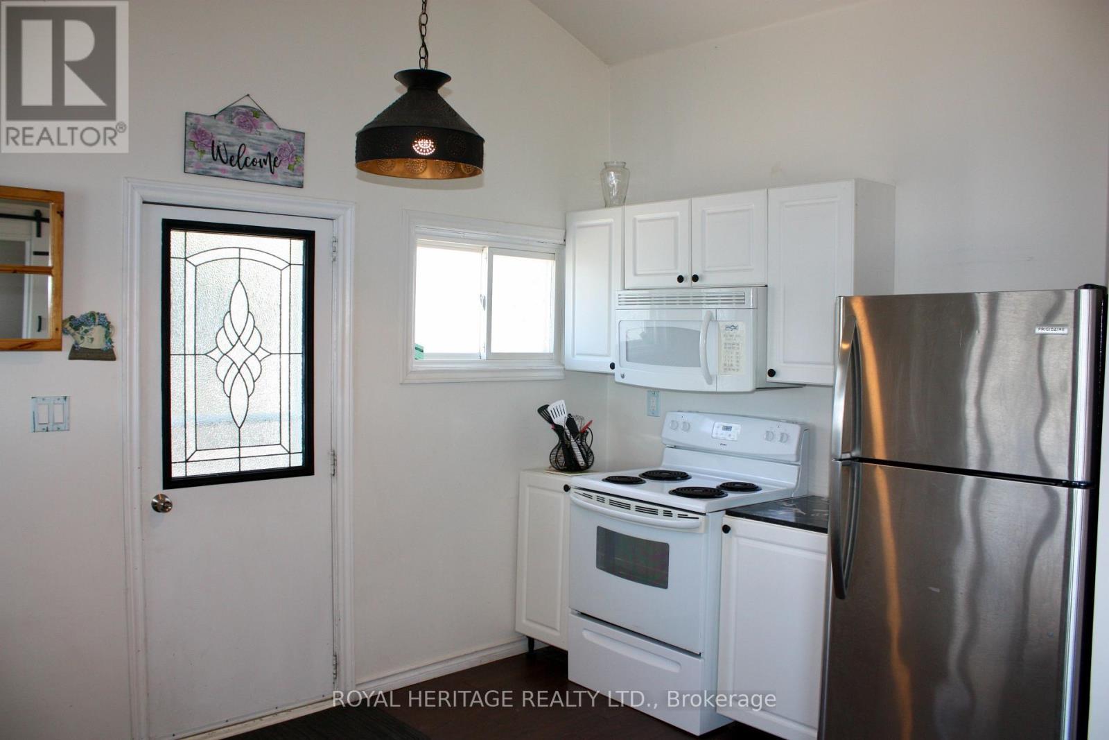 












837 FIFE'S BAY MARINA LANE

,
Selwyn,




Ontario
K9J6X3

