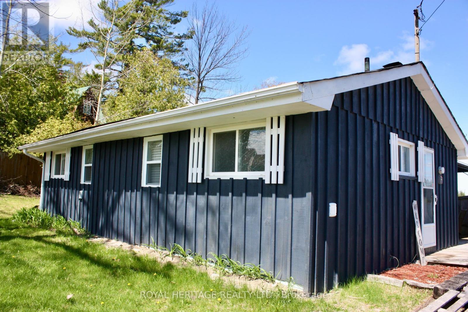 












837 FIFE'S BAY MARINA LANE

,
Selwyn,




Ontario
K9J6X3

