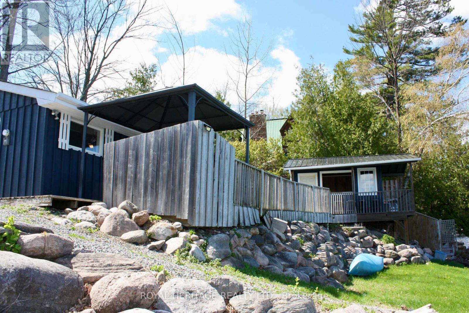 












837 FIFE'S BAY MARINA LANE

,
Selwyn,




Ontario
K9J6X3

