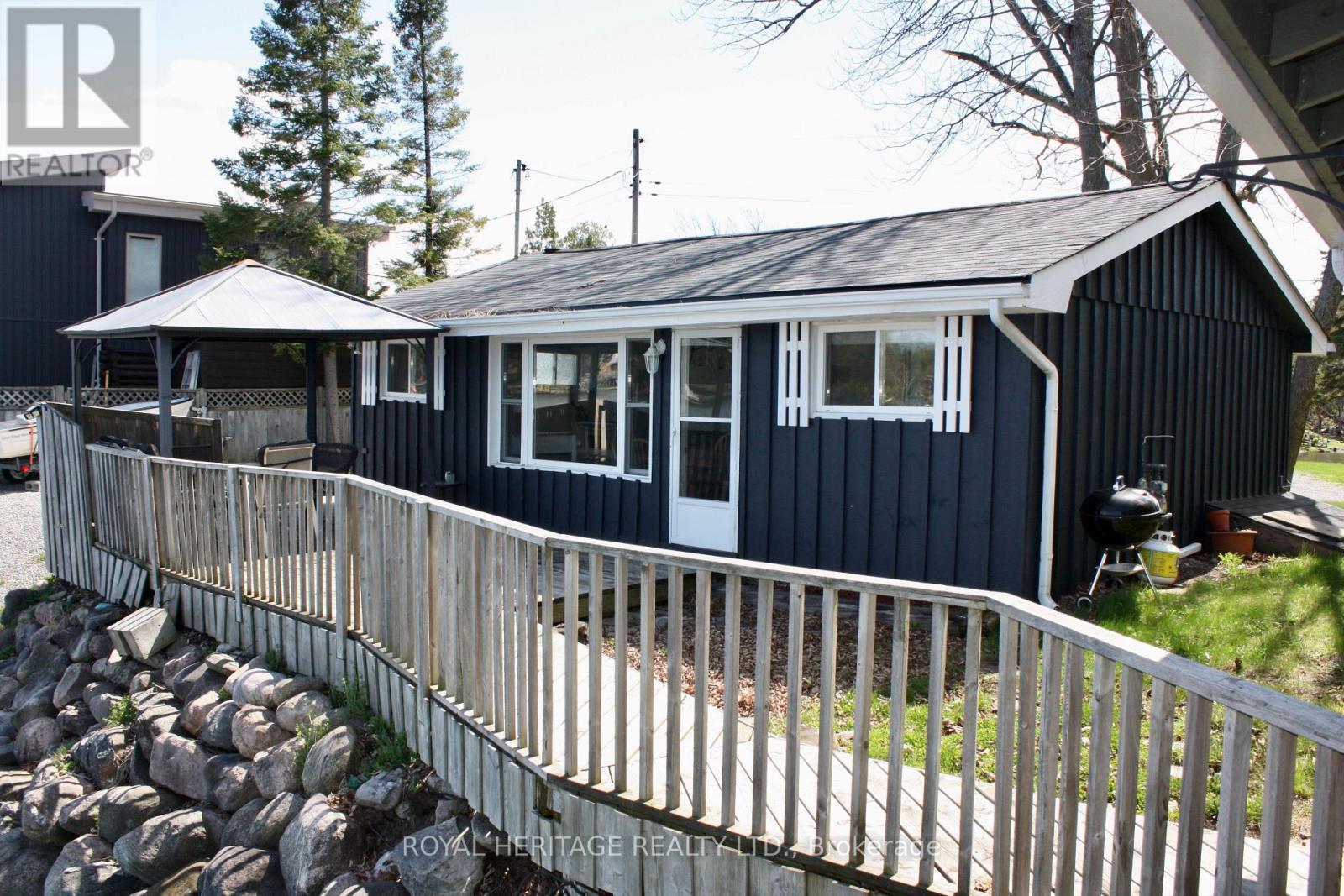 












837 FIFE'S BAY MARINA LANE

,
Selwyn,




Ontario
K9J6X3

