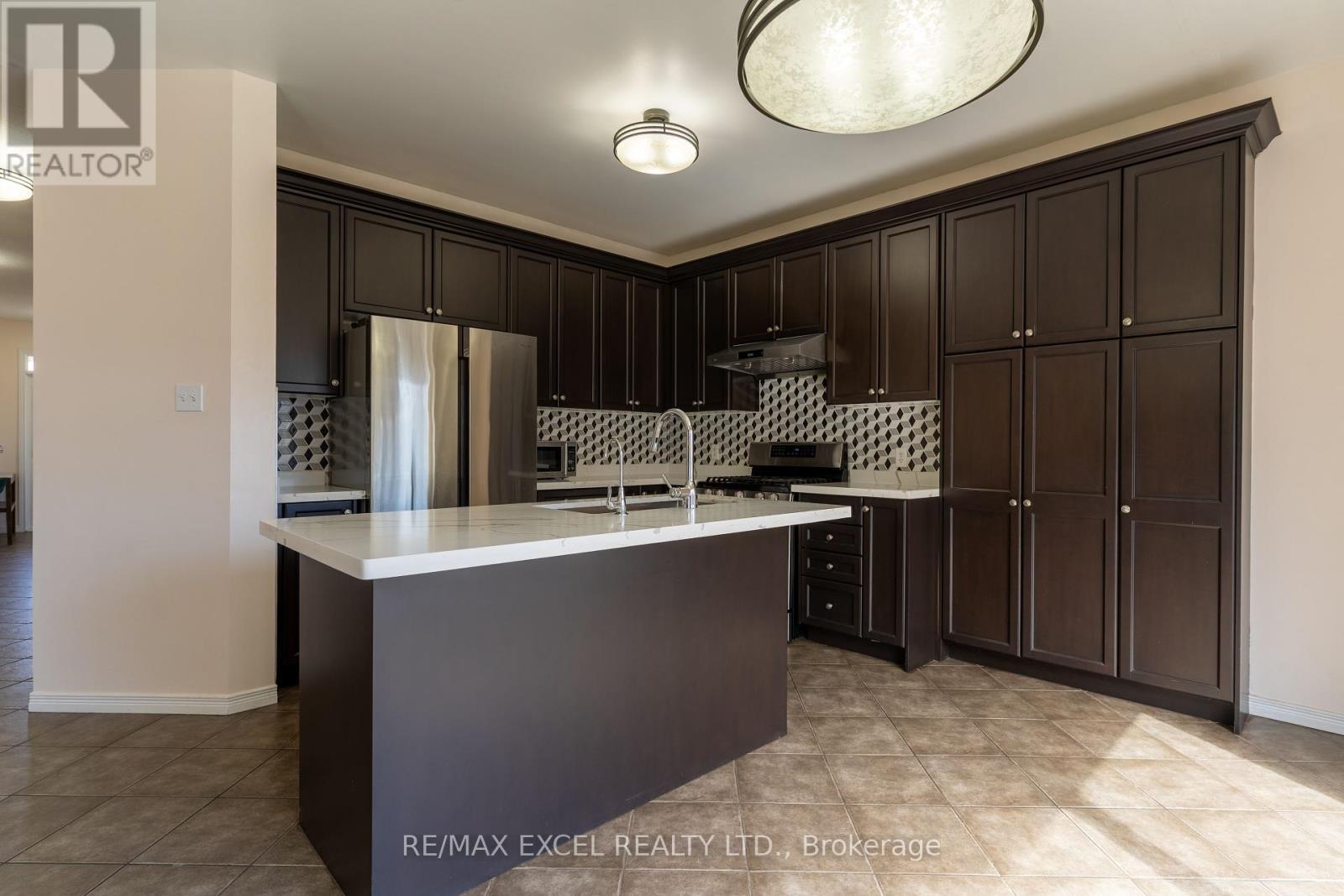 












54 GRASSWOOD STREET

,
Kitchener,




Ontario
N2A4L3


