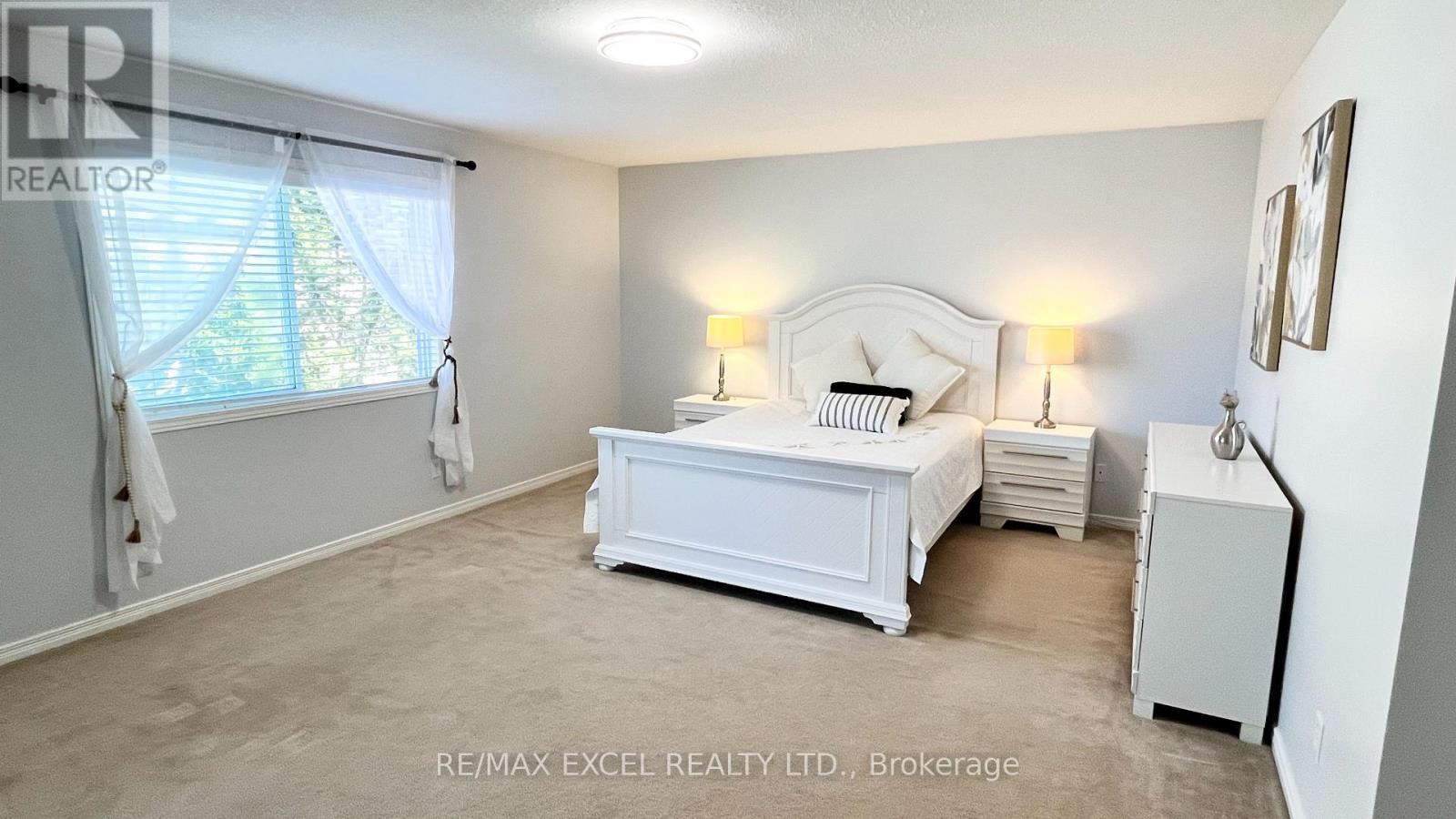 












54 GRASSWOOD STREET

,
Kitchener,




Ontario
N2A4L3

