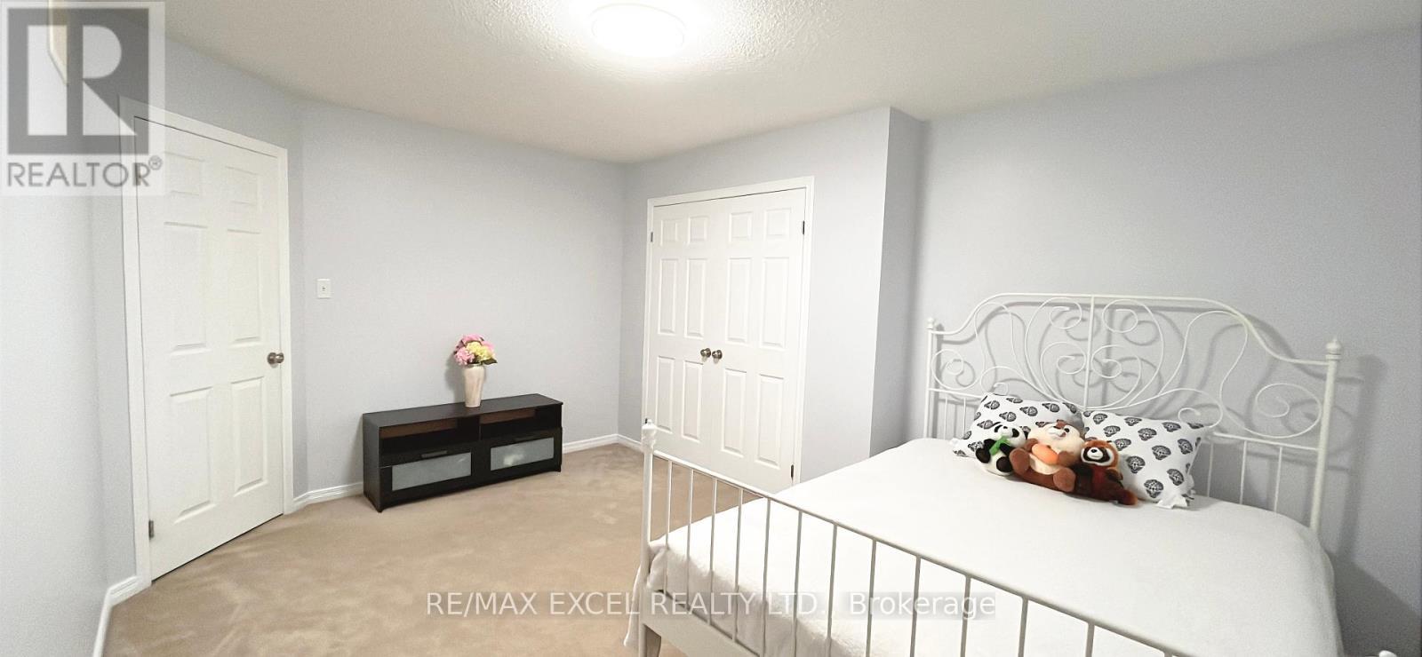 












54 GRASSWOOD STREET

,
Kitchener,




Ontario
N2A4L3

