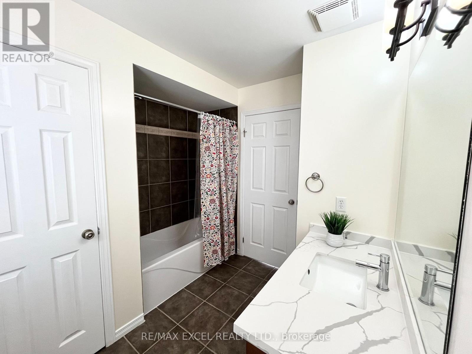 












54 GRASSWOOD STREET

,
Kitchener,




Ontario
N2A4L3

