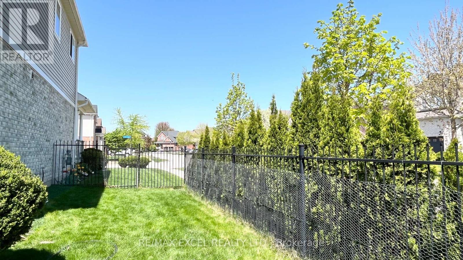 












54 GRASSWOOD STREET

,
Kitchener,




Ontario
N2A4L3

