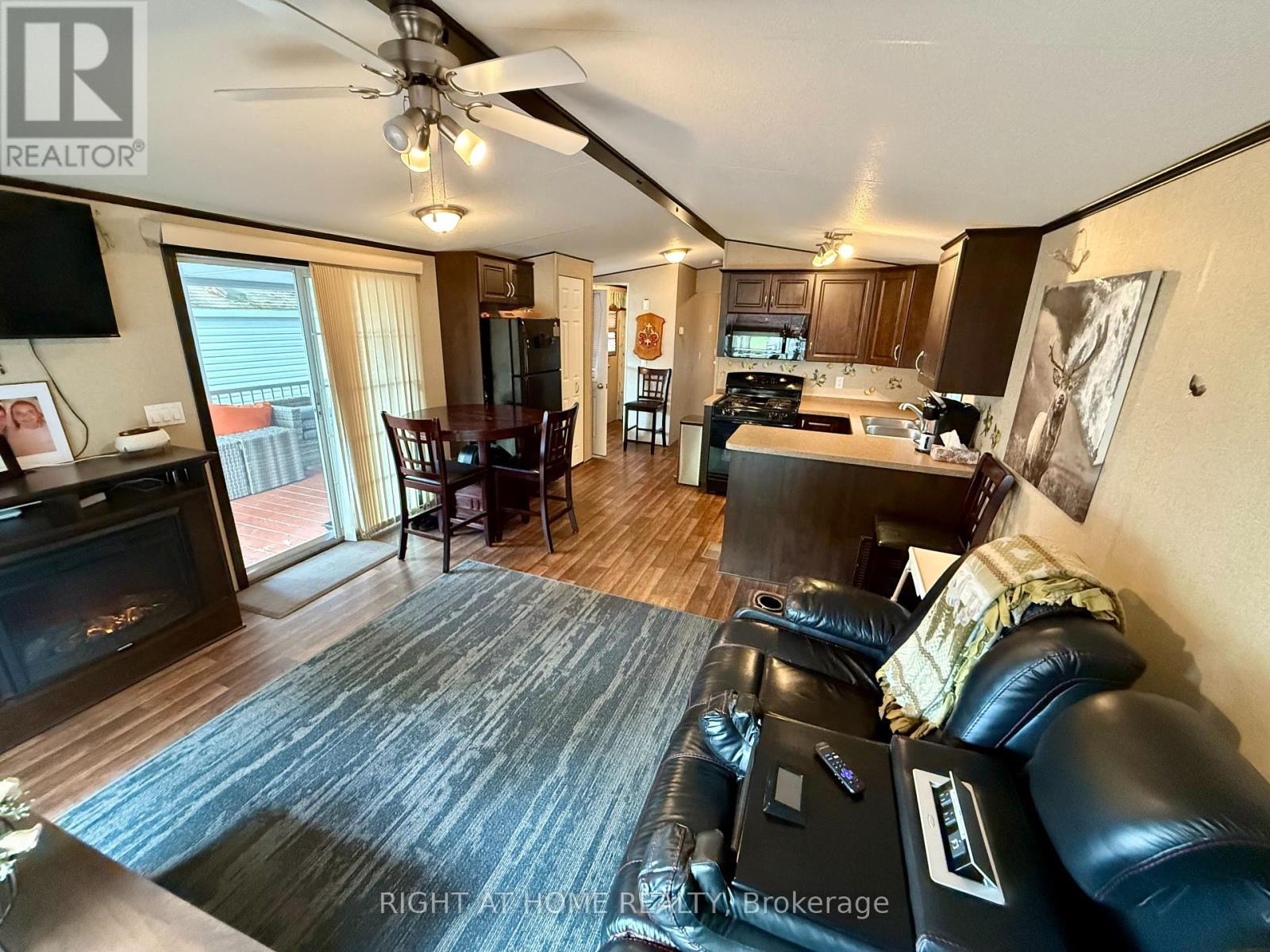 












63 - 1082 SHAMROCK MARINA ROAD

,
Gravenhurst (Morrison),




Ontario
P0E1N0

