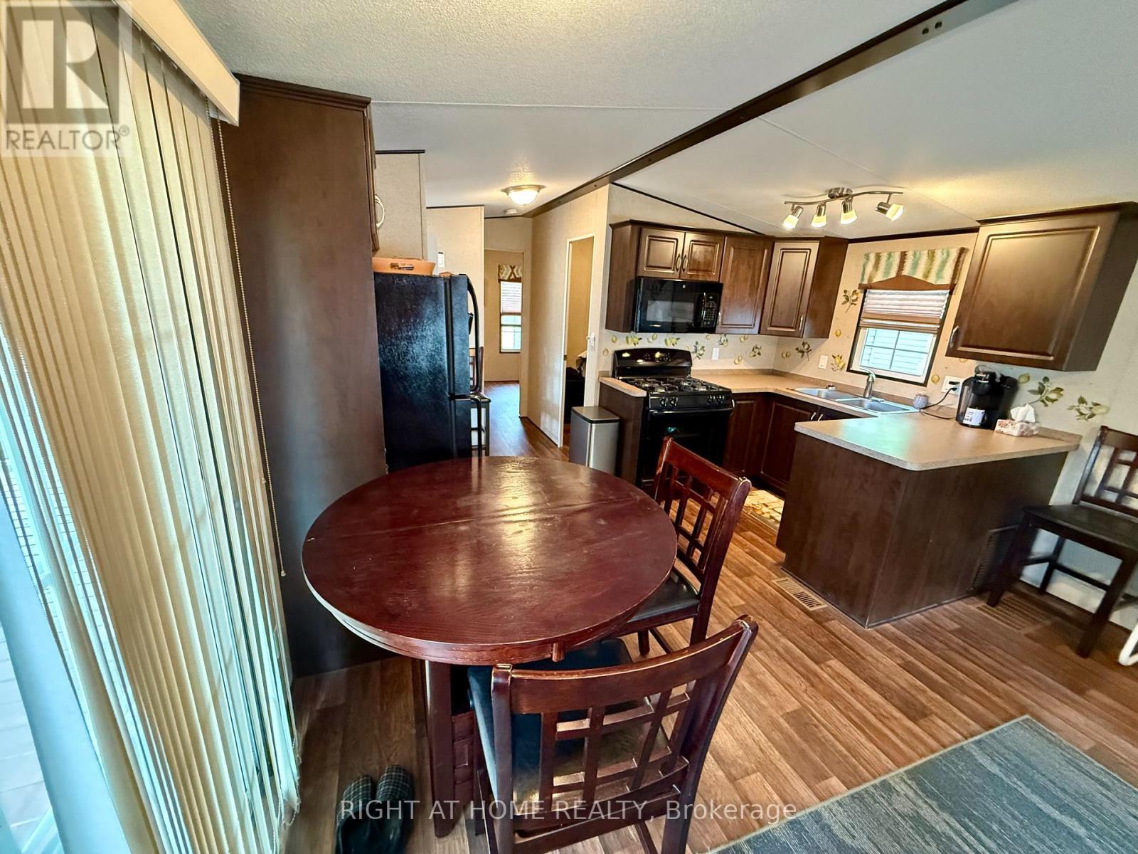












63 - 1082 SHAMROCK MARINA ROAD

,
Gravenhurst (Morrison),




Ontario
P0E1N0

