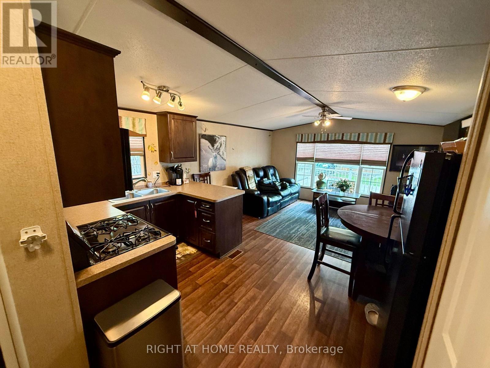 












63 - 1082 SHAMROCK MARINA ROAD

,
Gravenhurst (Morrison),




Ontario
P0E1N0

