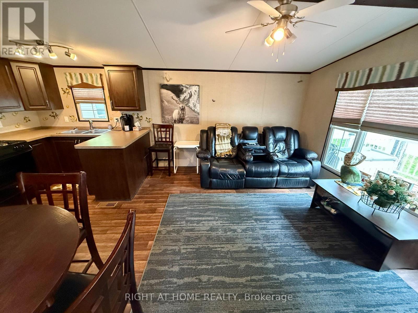 












63 - 1082 SHAMROCK MARINA ROAD

,
Gravenhurst (Morrison),




Ontario
P0E1N0

