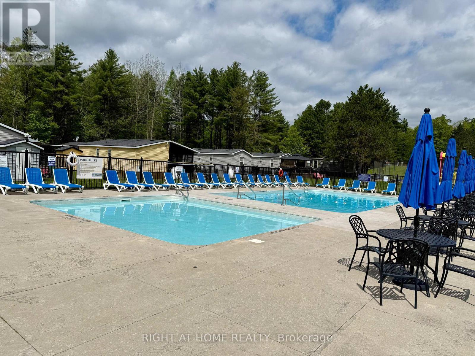 












63 - 1082 SHAMROCK MARINA ROAD

,
Gravenhurst (Morrison),




Ontario
P0E1N0

