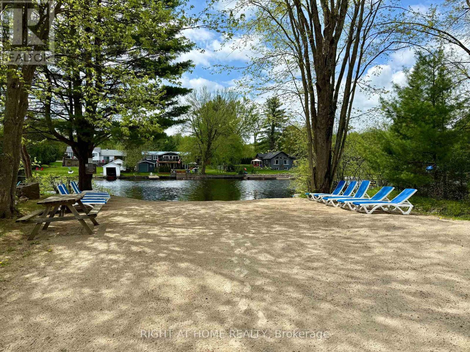












63 - 1082 SHAMROCK MARINA ROAD

,
Gravenhurst (Morrison),




Ontario
P0E1N0

