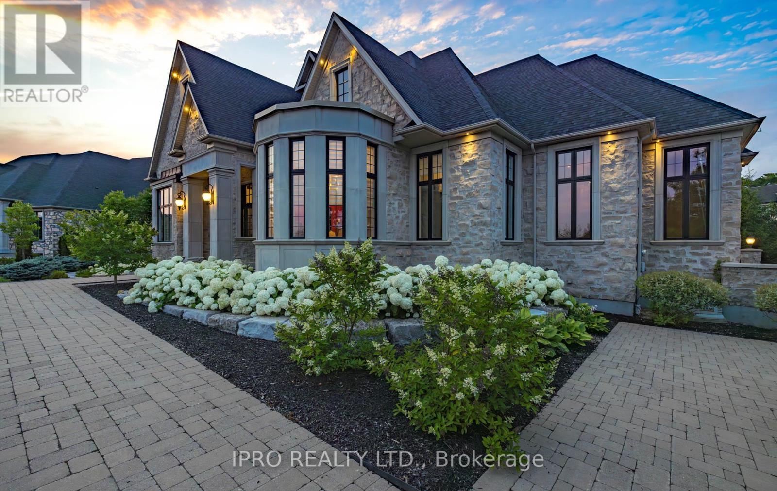












45 - 11 LAMBETH LANE

,
Puslinch (Crieff/Aikensville/Killean),




Ontario
N0B2J0

