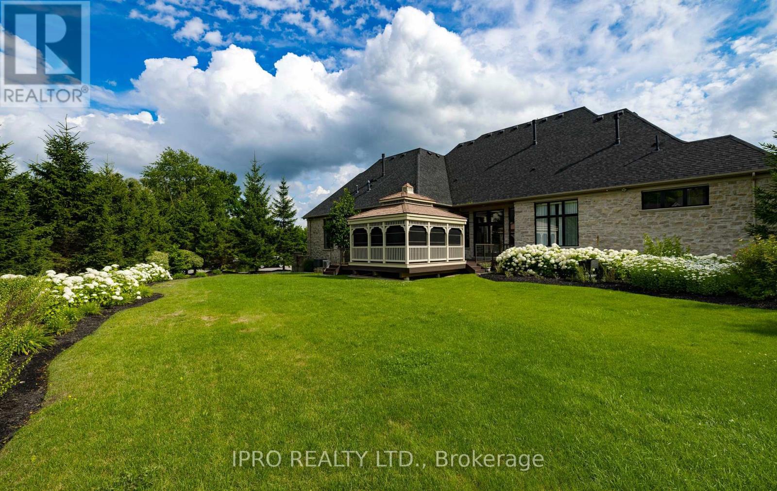 












45 - 11 LAMBETH LANE

,
Puslinch (Crieff/Aikensville/Killean),




Ontario
N0B2J0

