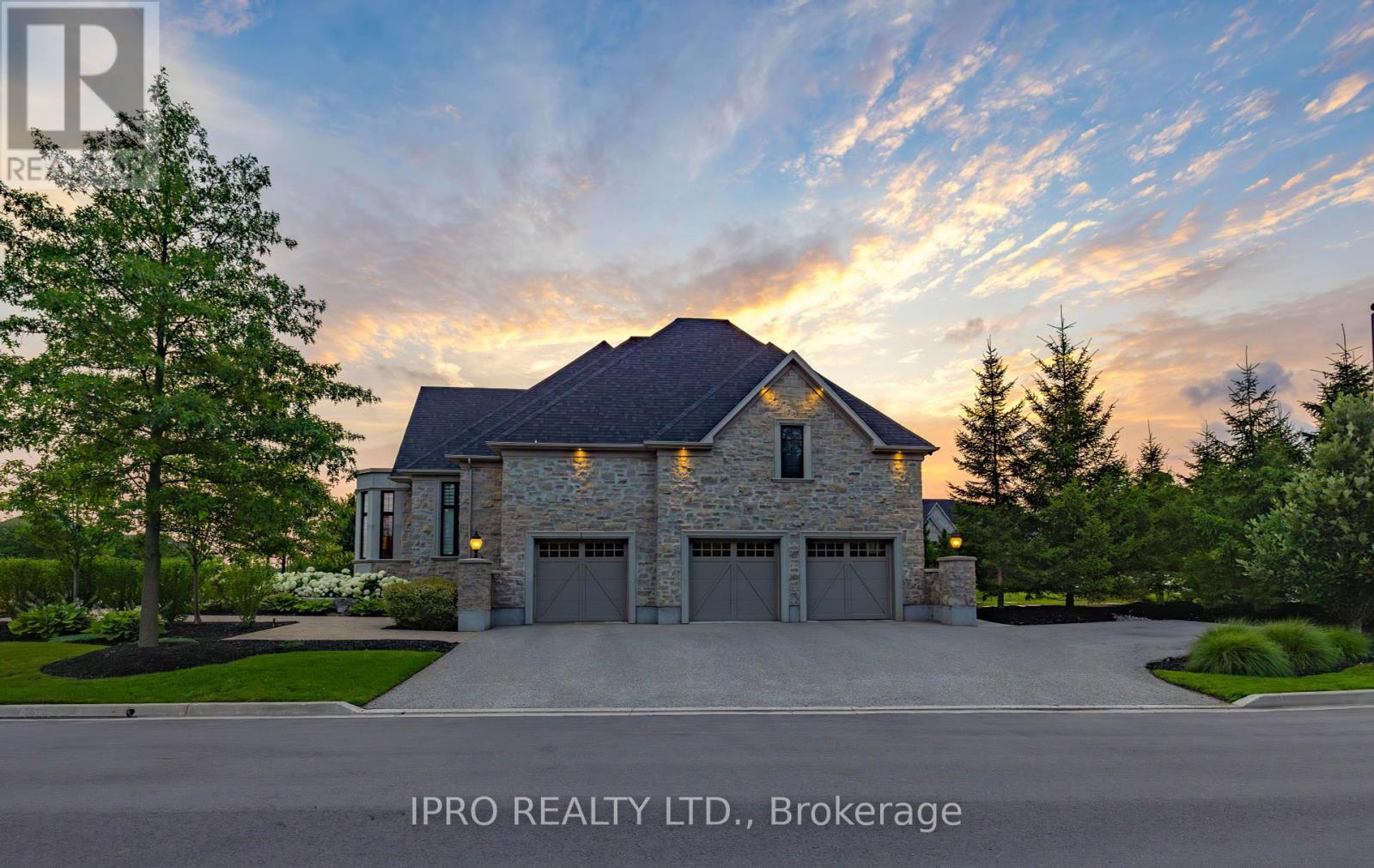 












45 - 11 LAMBETH LANE

,
Puslinch (Crieff/Aikensville/Killean),




Ontario
N0B2J0

