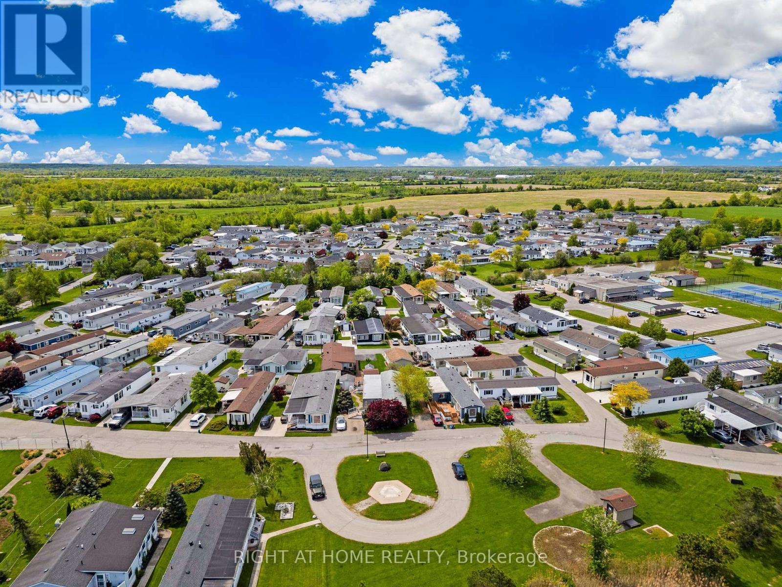 












8 - 3033 TOWNLINE ROAD

,
Fort Erie (Black Creek),




Ontario
L0S1S1

