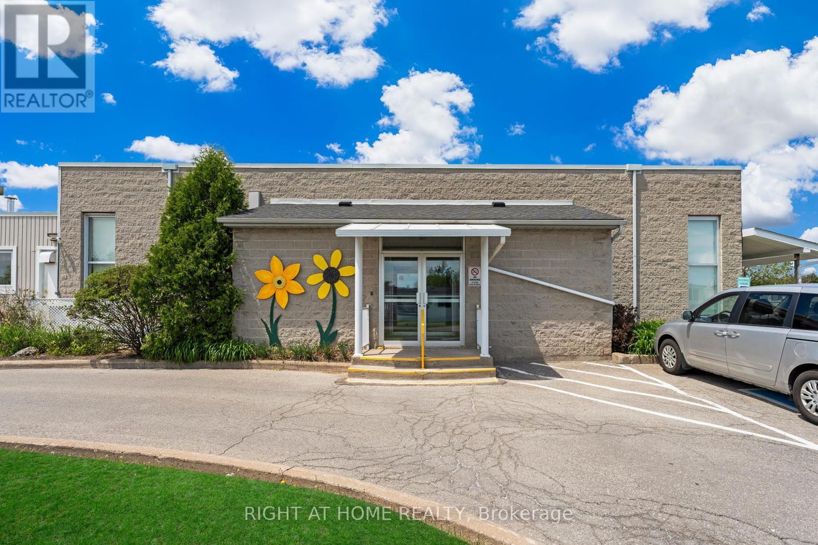 












8 - 3033 TOWNLINE ROAD

,
Fort Erie (Black Creek),




Ontario
L0S1S1

