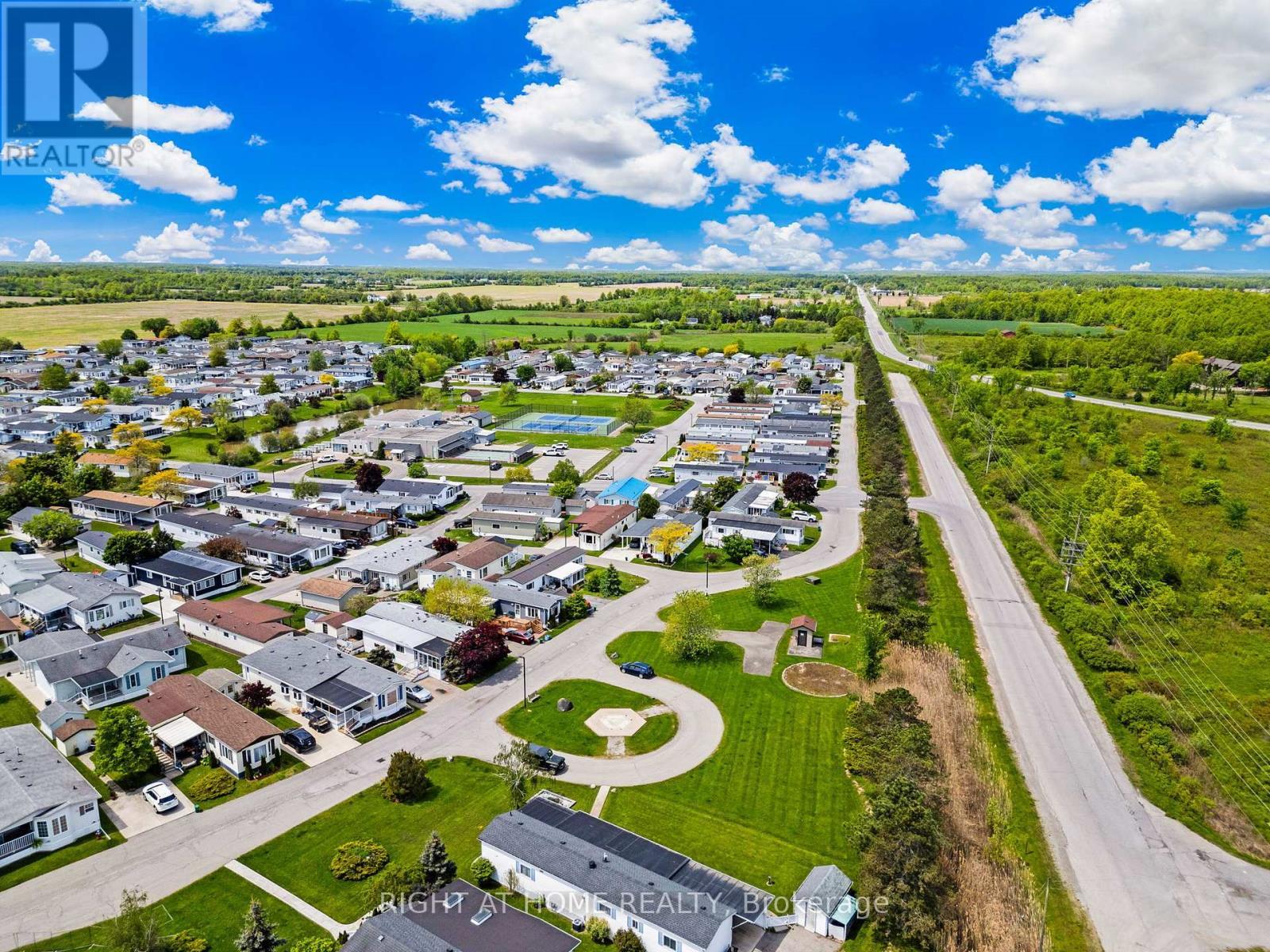 












8 - 3033 TOWNLINE ROAD

,
Fort Erie (Black Creek),




Ontario
L0S1S1

