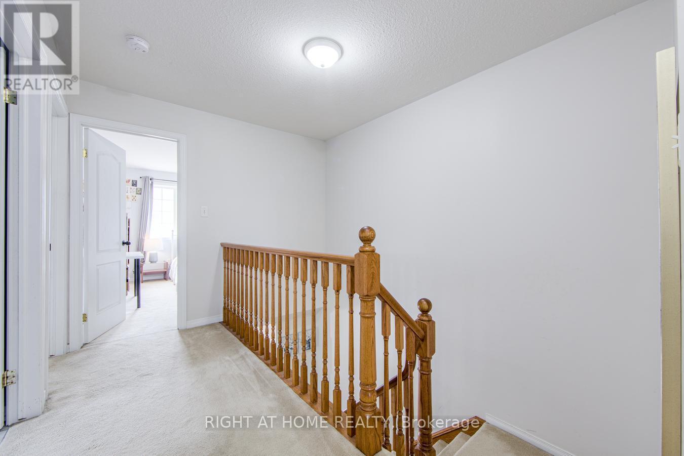 












27 - 7 SOUTHSIDE PLACE

,
Hamilton (Mountview),




Ontario
L9C7W6

