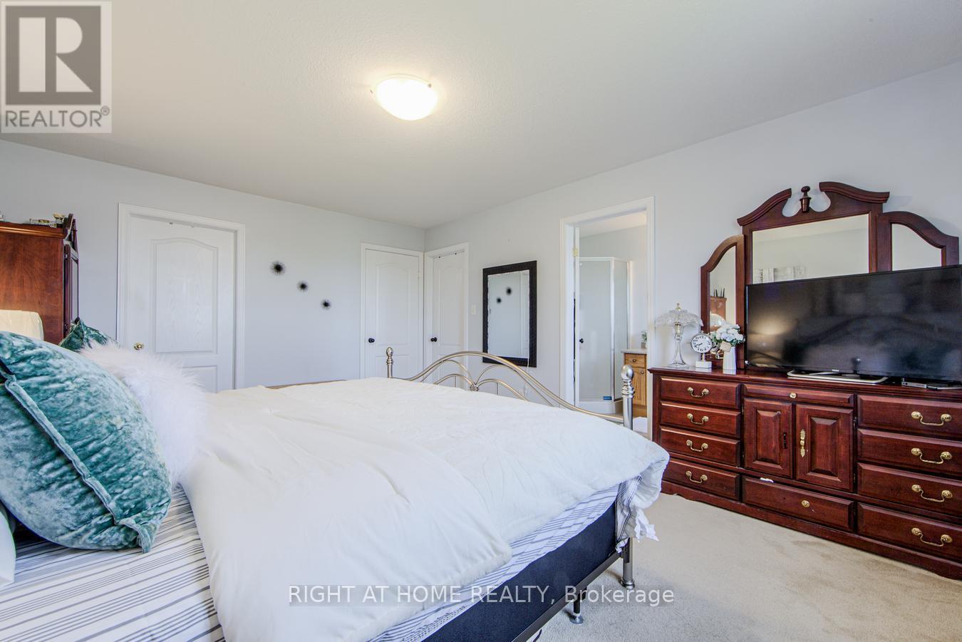 












27 - 7 SOUTHSIDE PLACE

,
Hamilton (Mountview),




Ontario
L9C7W6

