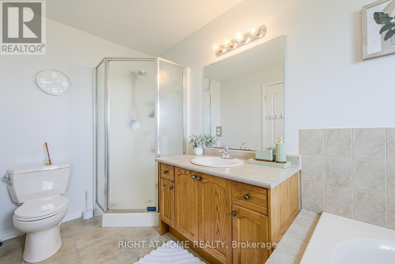 












27 - 7 SOUTHSIDE PLACE

,
Hamilton (Mountview),




Ontario
L9C7W6

