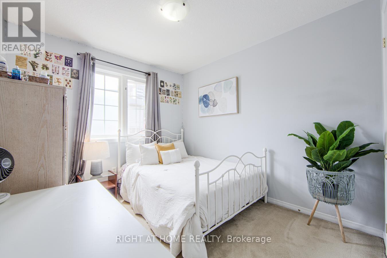 












27 - 7 SOUTHSIDE PLACE

,
Hamilton (Mountview),




Ontario
L9C7W6

