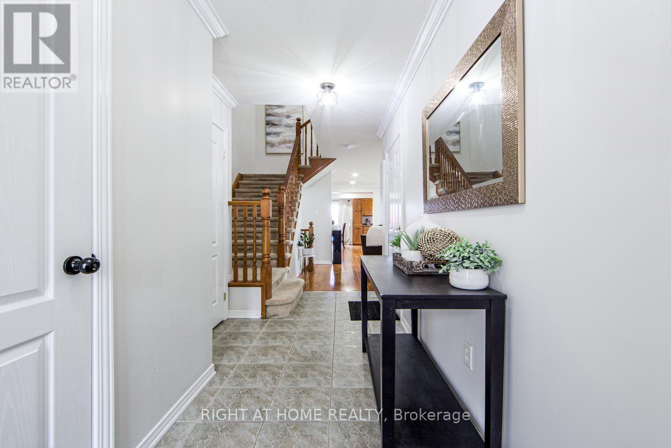 












27 - 7 SOUTHSIDE PLACE

,
Hamilton (Mountview),




Ontario
L9C7W6


