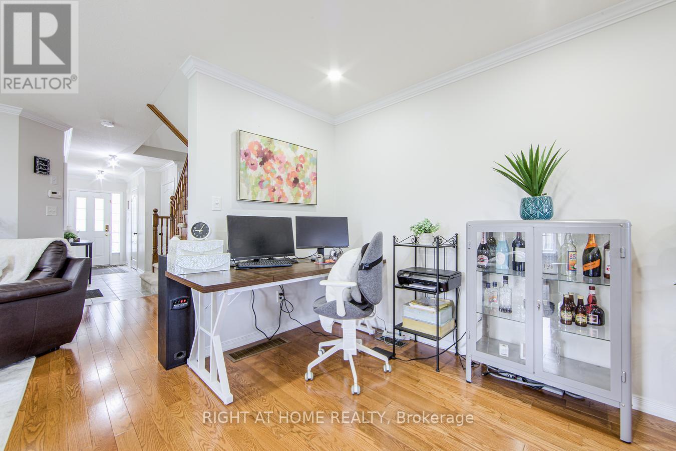 












27 - 7 SOUTHSIDE PLACE

,
Hamilton (Mountview),




Ontario
L9C7W6

