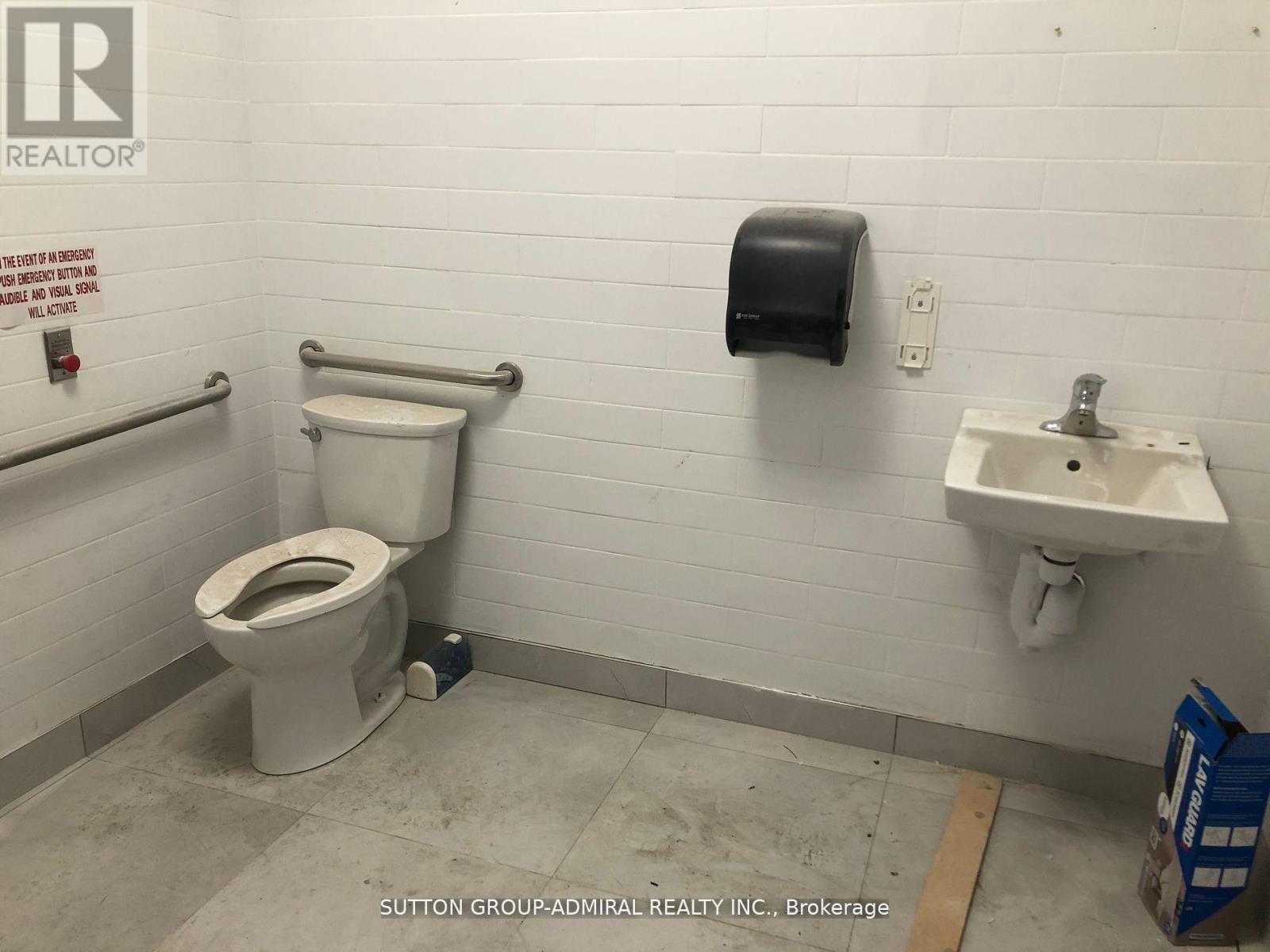 












104 CANNON STREET E

,
Hamilton (Beasley),




Ontario
L8L2A3


