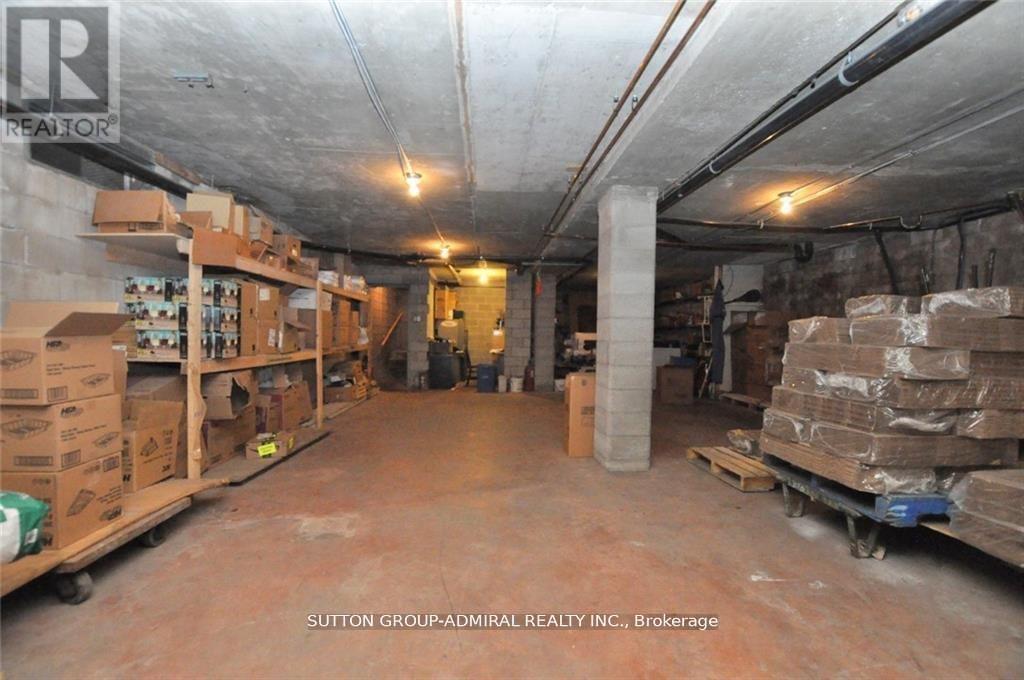 












104 CANNON STREET E

,
Hamilton (Beasley),




Ontario
L8L2A3

