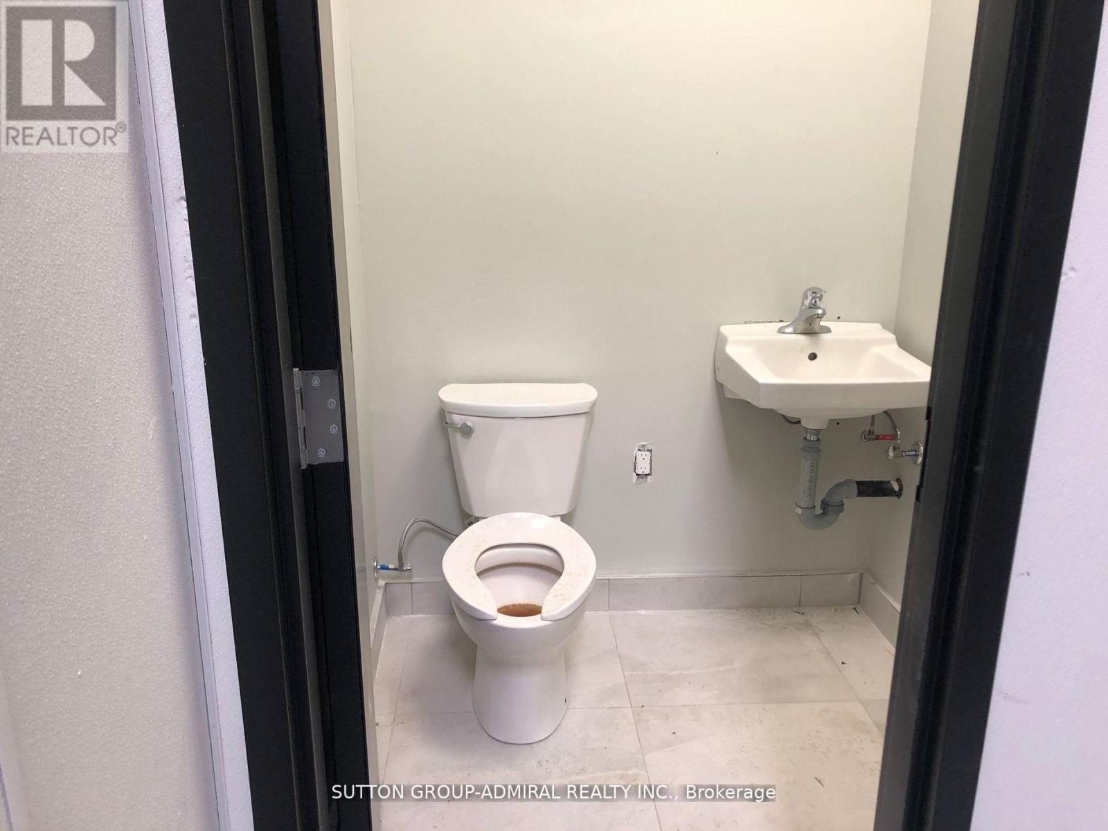 












104 CANNON STREET E

,
Hamilton (Beasley),




Ontario
L8L2A3

