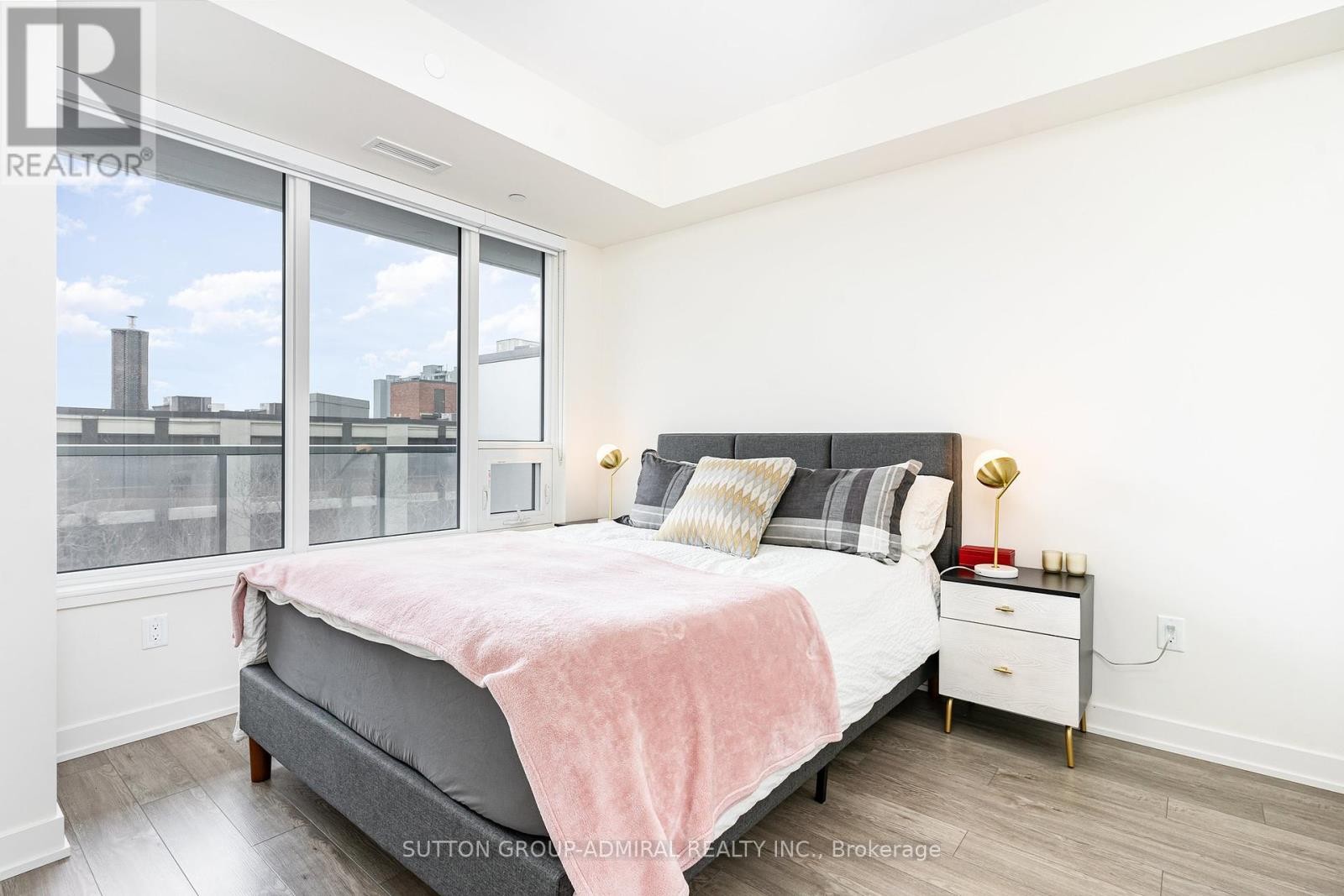 












618 - 212 KING WILLIAM STREET

,
Hamilton (Beasley),




Ontario
L8R0A7

