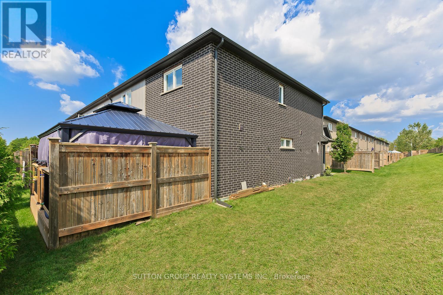












50 - 7768 ASCOT CIRCLE

,
Niagara Falls (Ascot),




Ontario
L2H3P9

