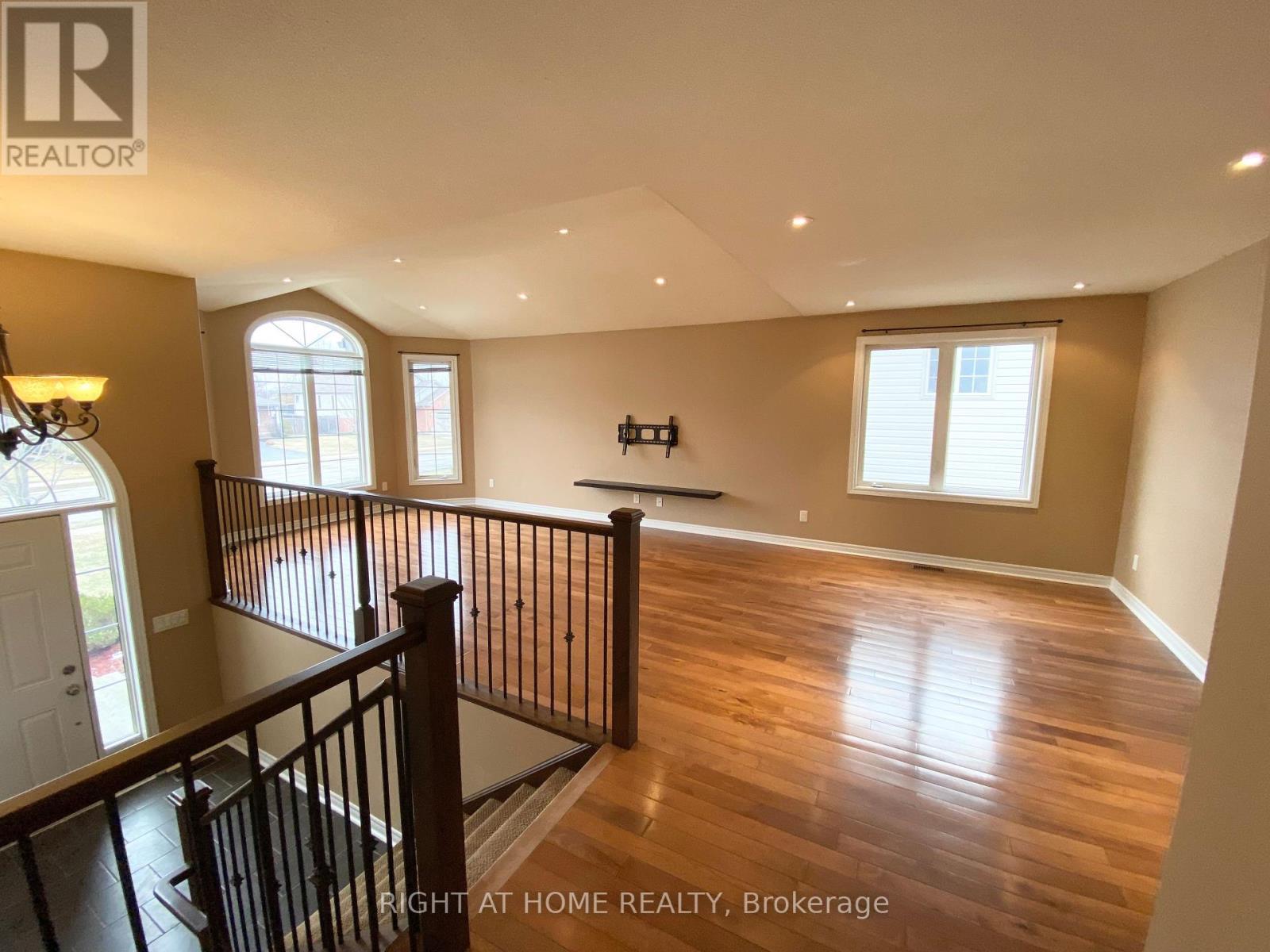 












3640 WEINBRENNER ROAD

,
Niagara Falls (Chippawa),




Ontario
L2G7Y4

