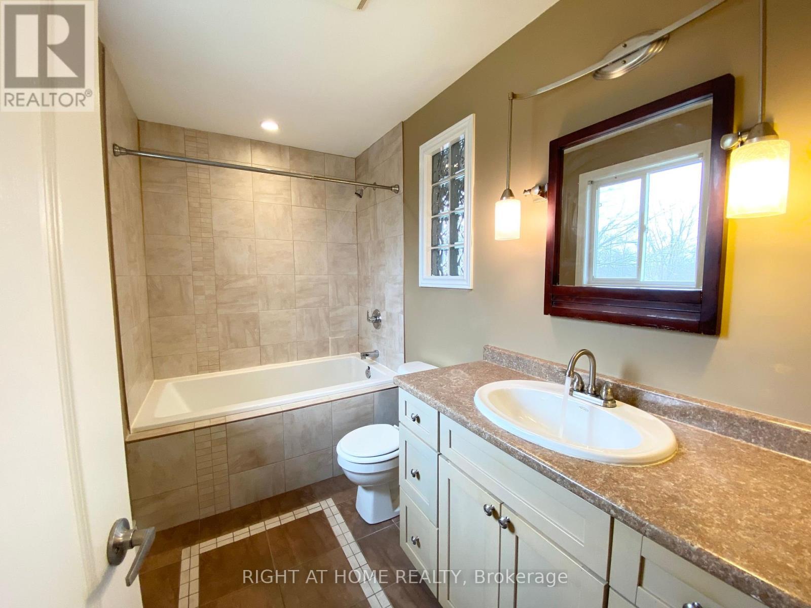 












3640 WEINBRENNER ROAD

,
Niagara Falls (Chippawa),




Ontario
L2G7Y4

