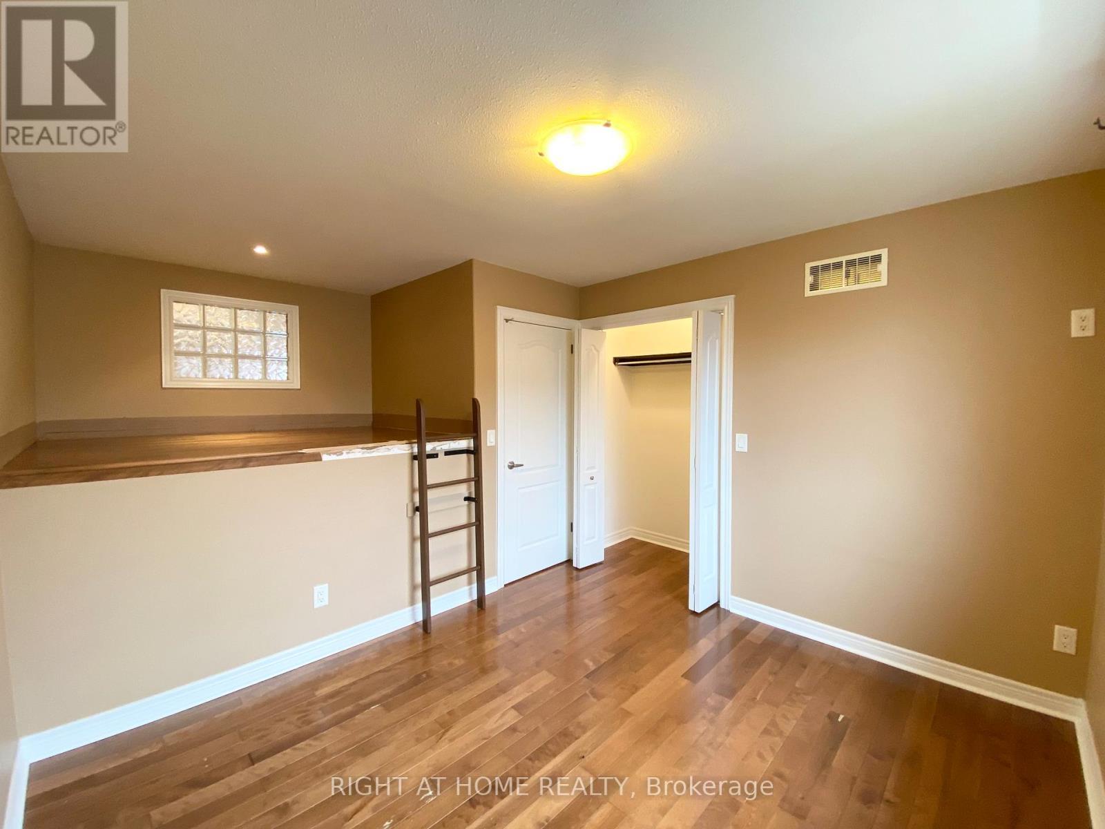 












3640 WEINBRENNER ROAD

,
Niagara Falls (Chippawa),




Ontario
L2G7Y4

