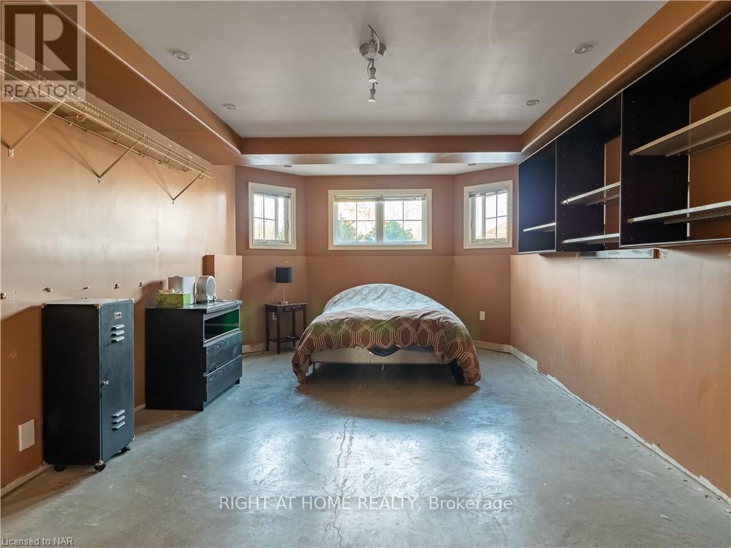 












3640 WEINBRENNER ROAD

,
Niagara Falls (Chippawa),




Ontario
L2G7Y4

