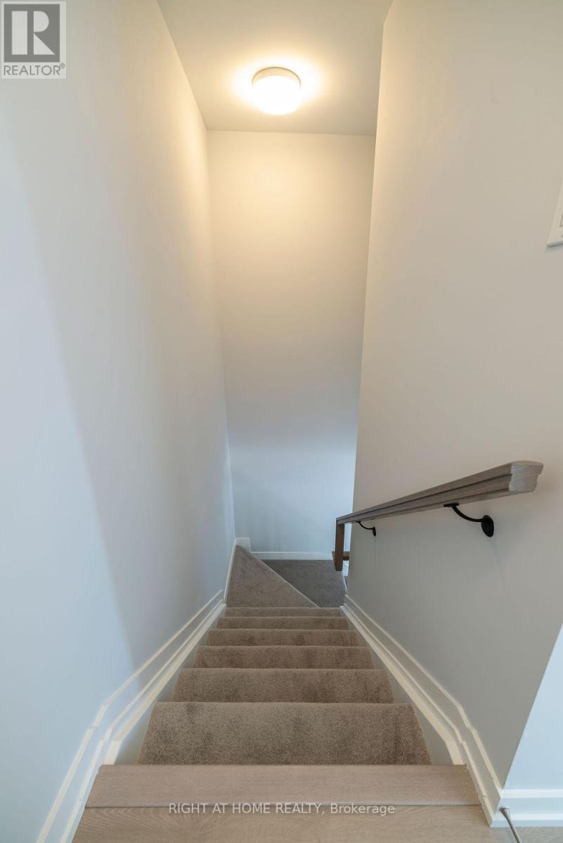 












119 DAVID LEWIS PRIVATE

,
Ottawa,




Ontario
K4A1C4

