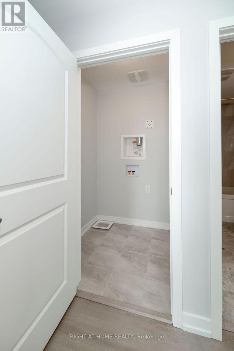 












119 DAVID LEWIS PRIVATE

,
Ottawa,




Ontario
K4A1C4

