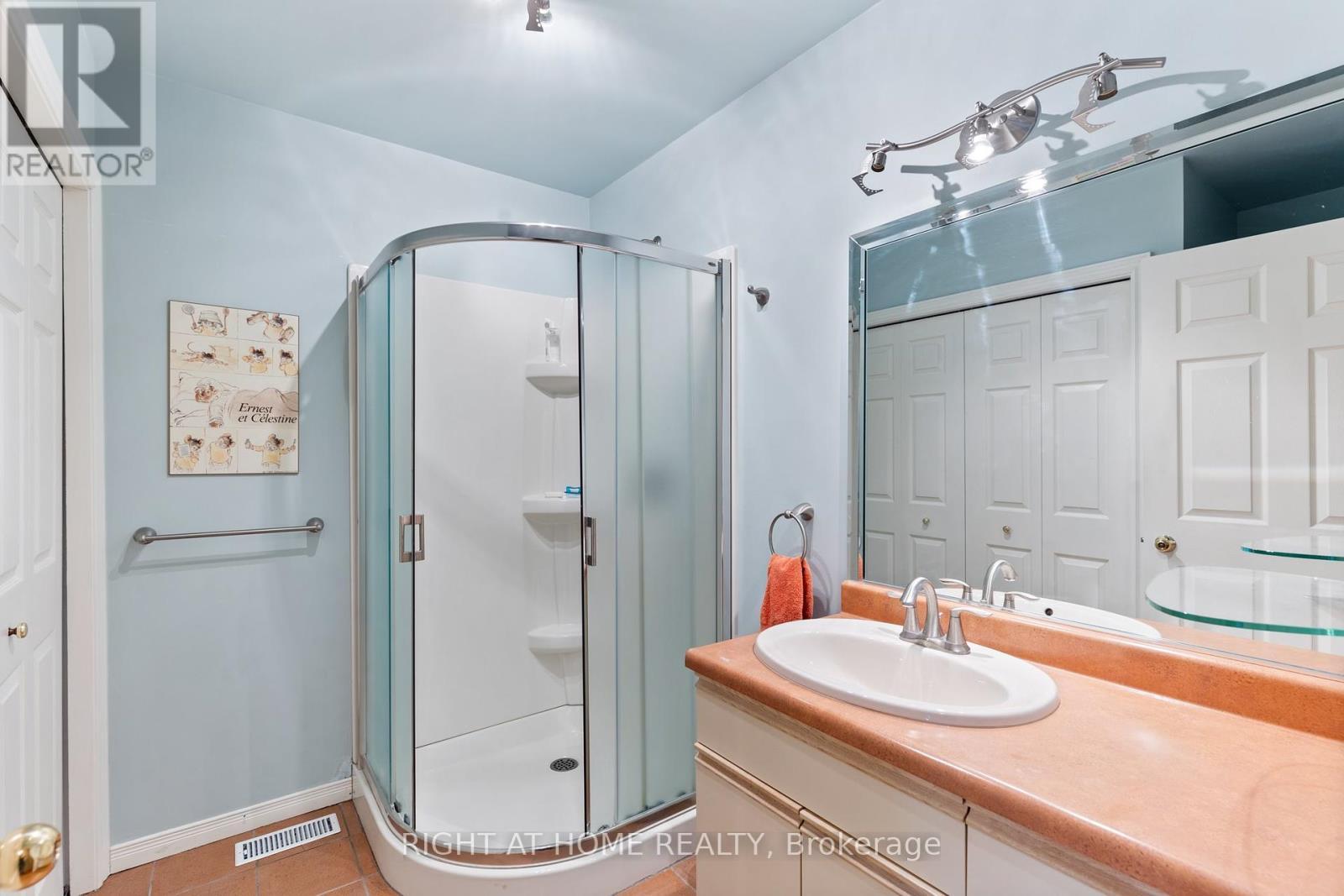 












2520 STRAWBERRY DRIVE

,
Tecumseh,




Ontario
N9K1C3

