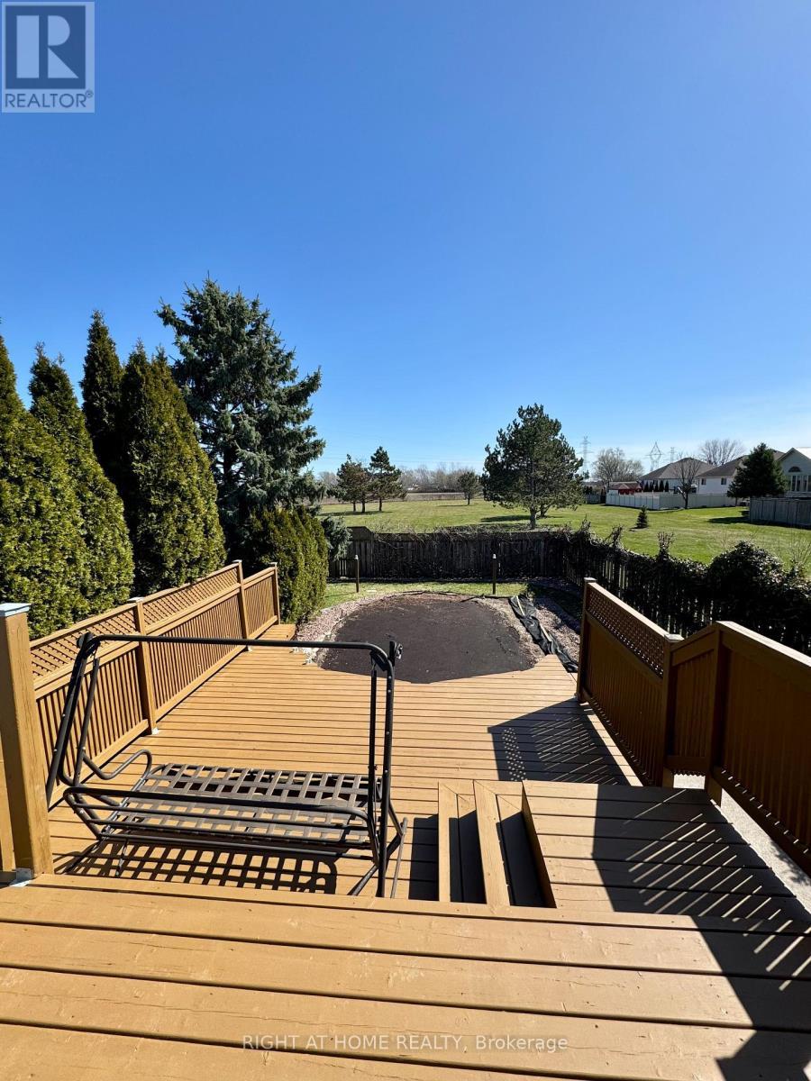 












2520 STRAWBERRY DRIVE

,
Tecumseh,




Ontario
N9K1C3

