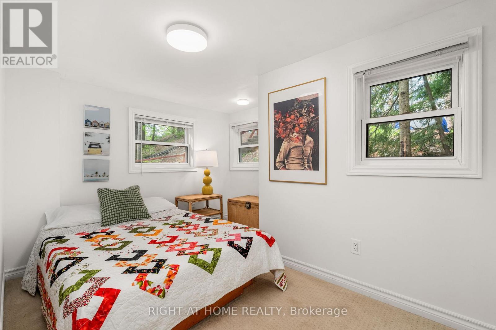 












1178 TOMINGAS ROAD

,
Gravenhurst (Muskoka (S)),




Ontario
P0E1G0

