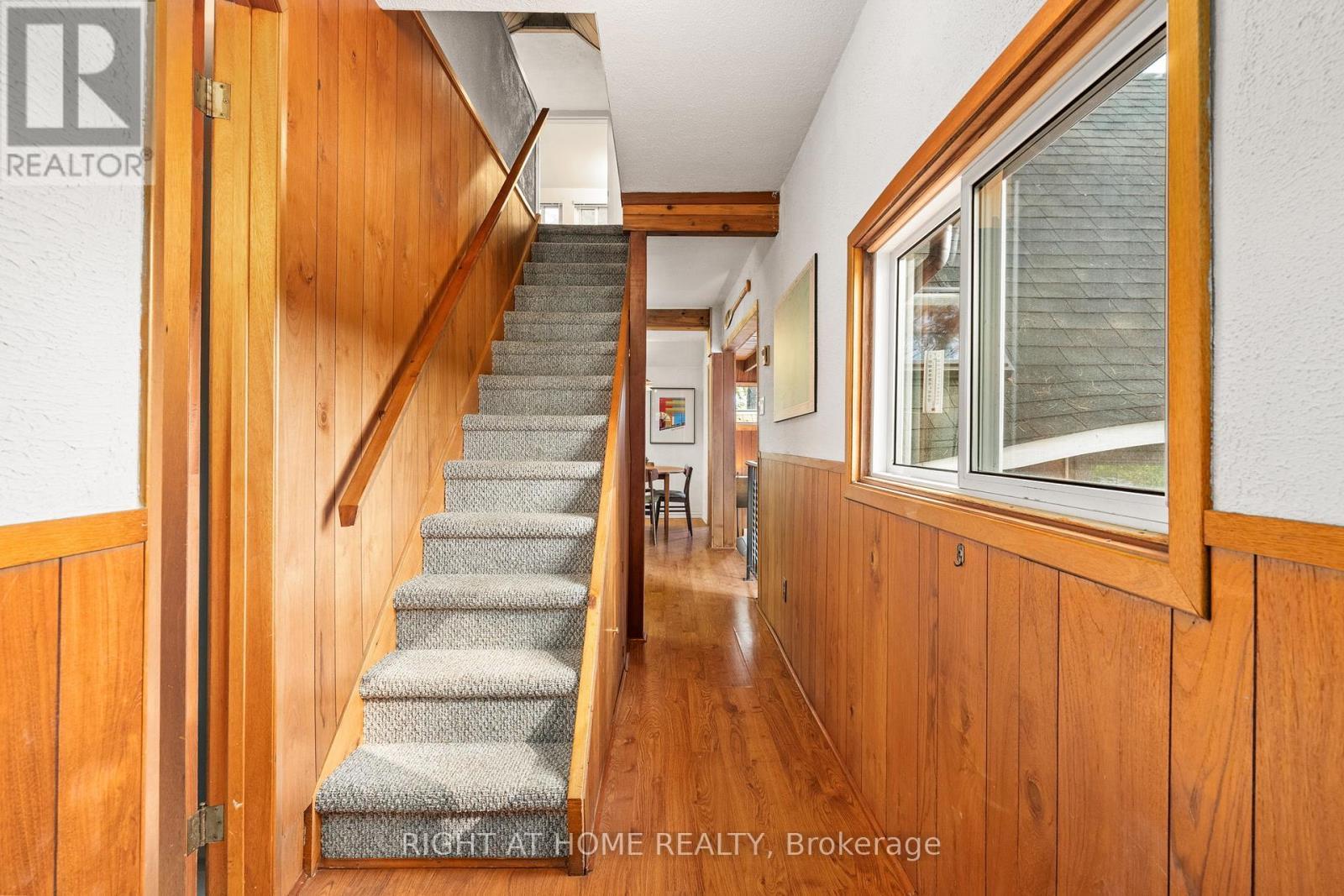 












1178 TOMINGAS ROAD

,
Gravenhurst (Muskoka (S)),




Ontario
P0E1G0

