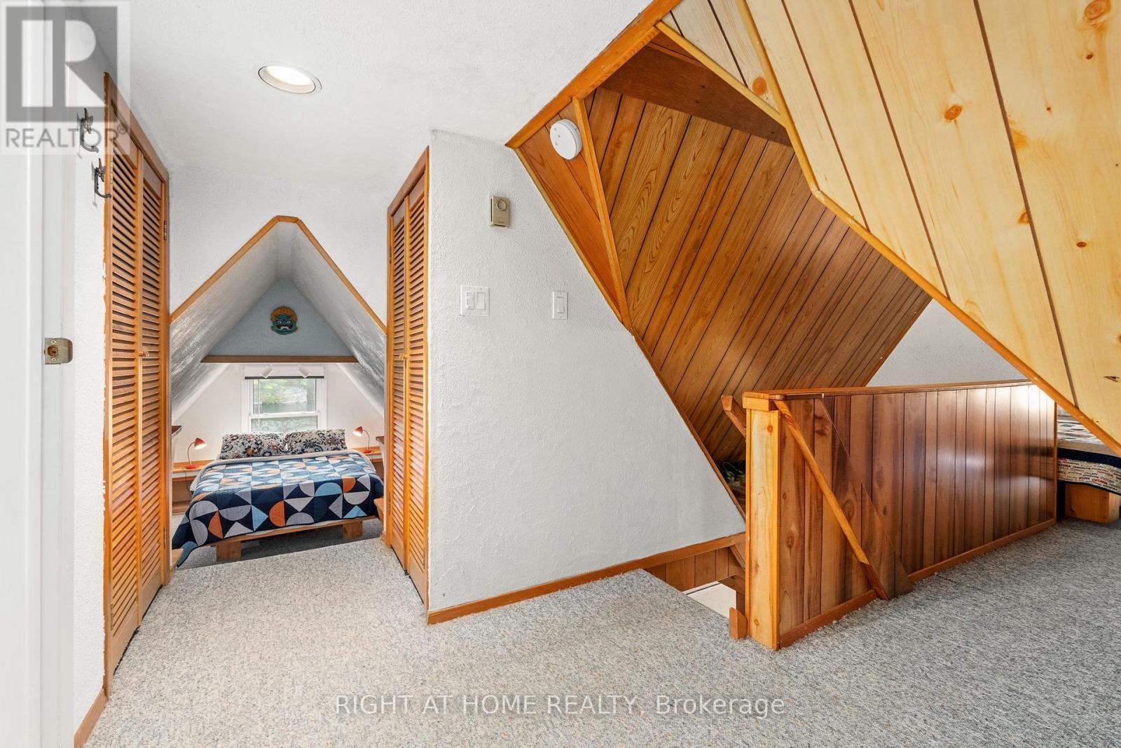 












1178 TOMINGAS ROAD

,
Gravenhurst (Muskoka (S)),




Ontario
P0E1G0

