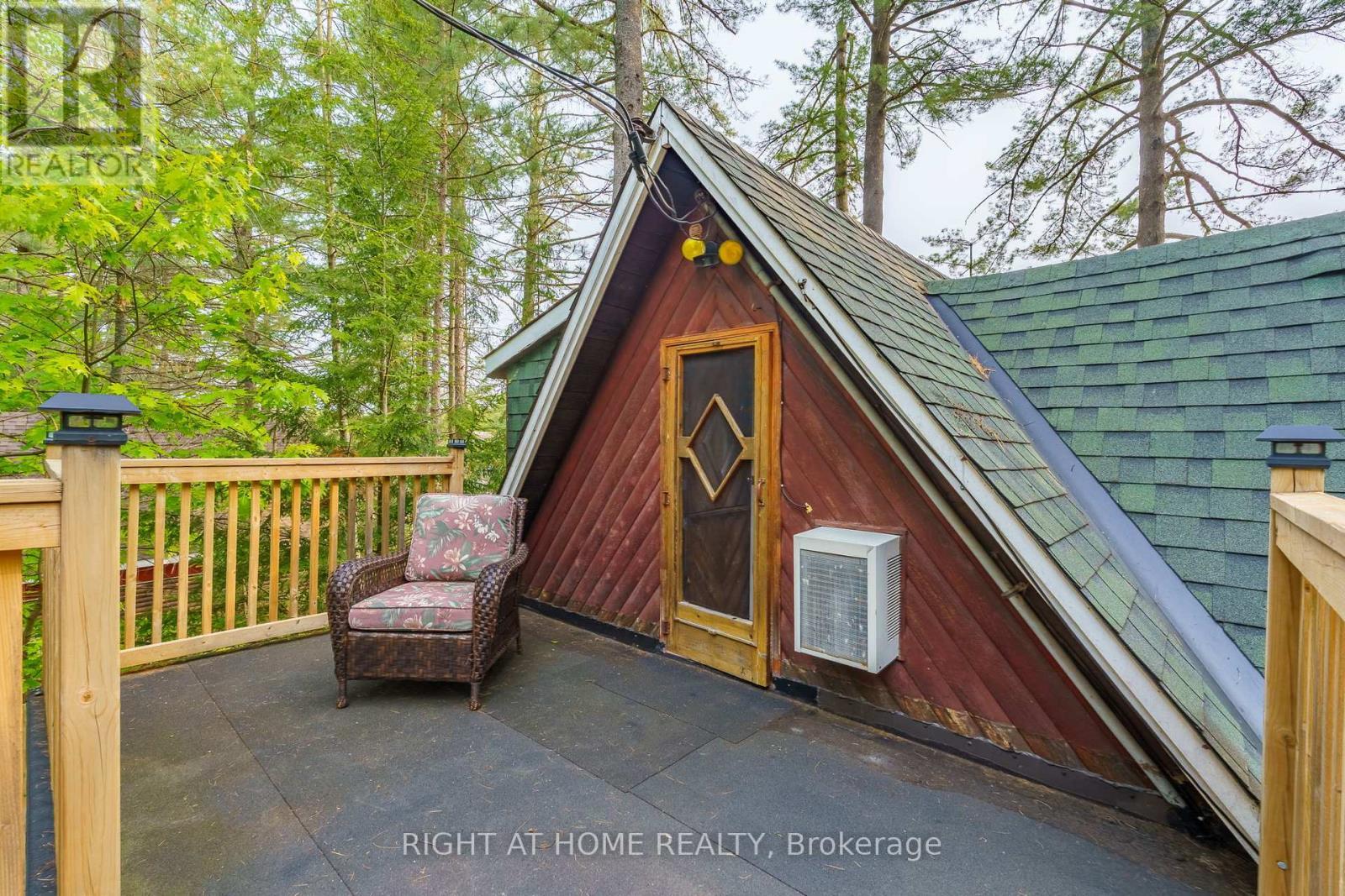 












1178 TOMINGAS ROAD

,
Gravenhurst (Muskoka (S)),




Ontario
P0E1G0

