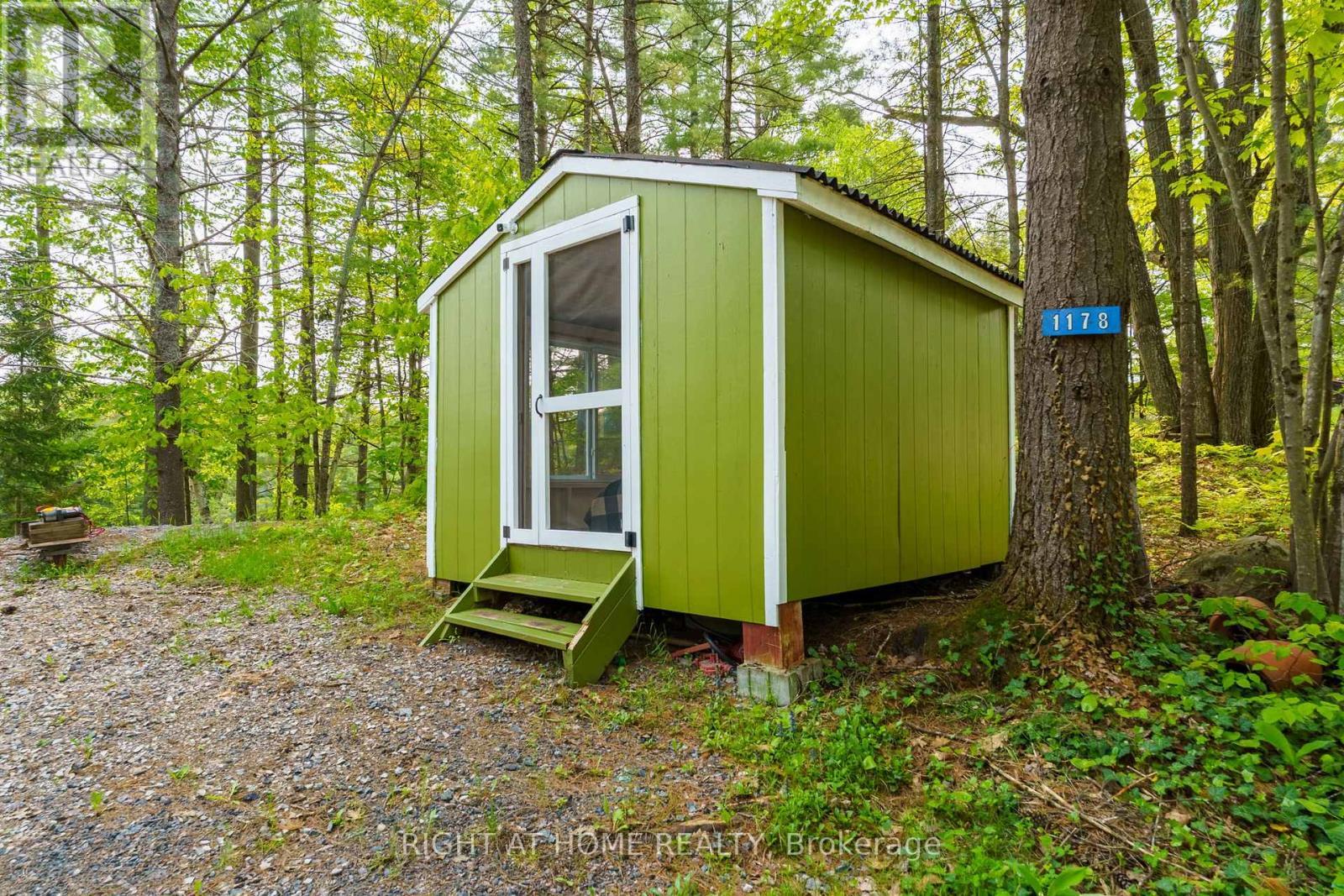 












1178 TOMINGAS ROAD

,
Gravenhurst (Muskoka (S)),




Ontario
P0E1G0

