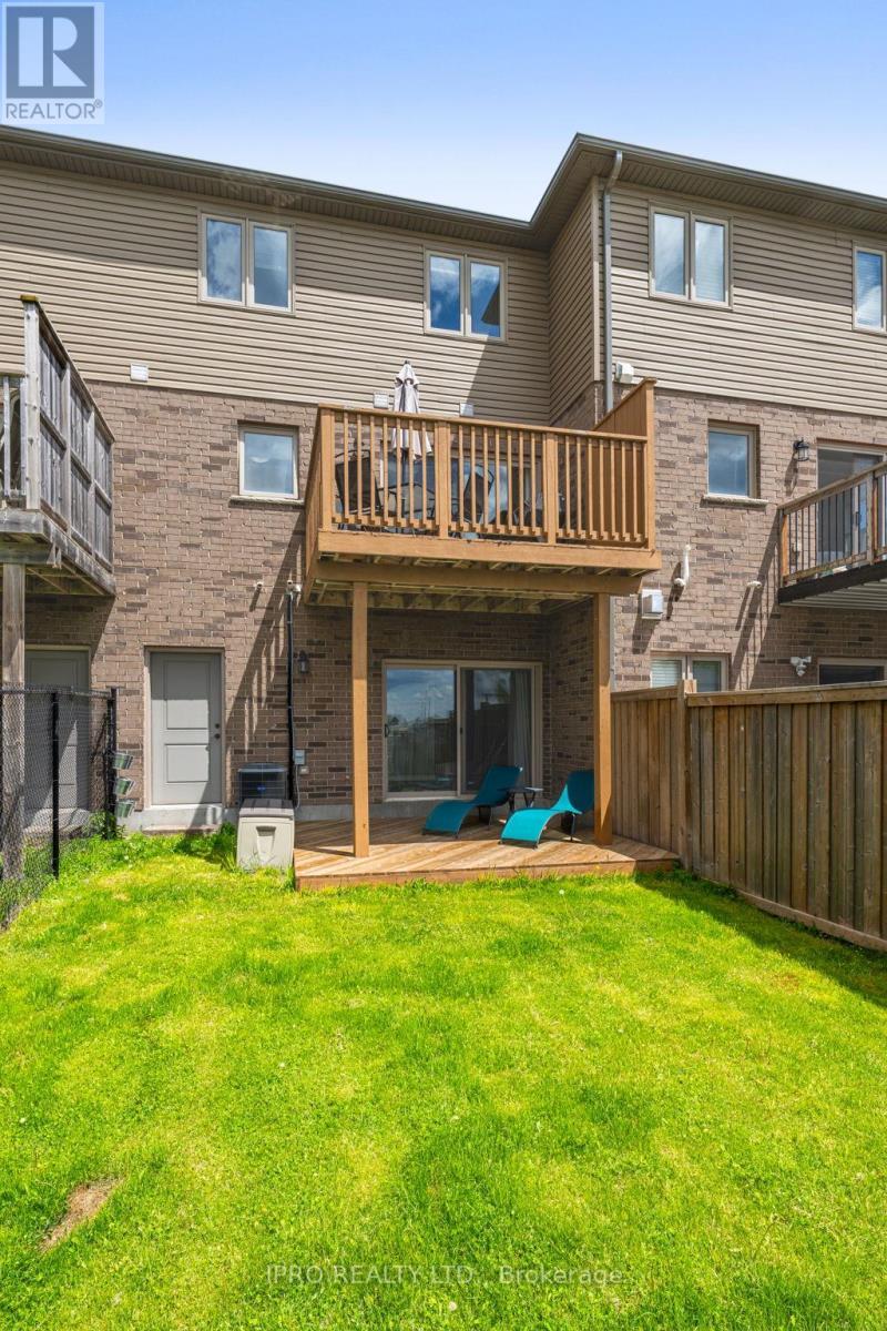 












28 TAYLOR DRIVE

,
East Luther Grand Valley (Grand Valley),




Ontario
L9W6P4

